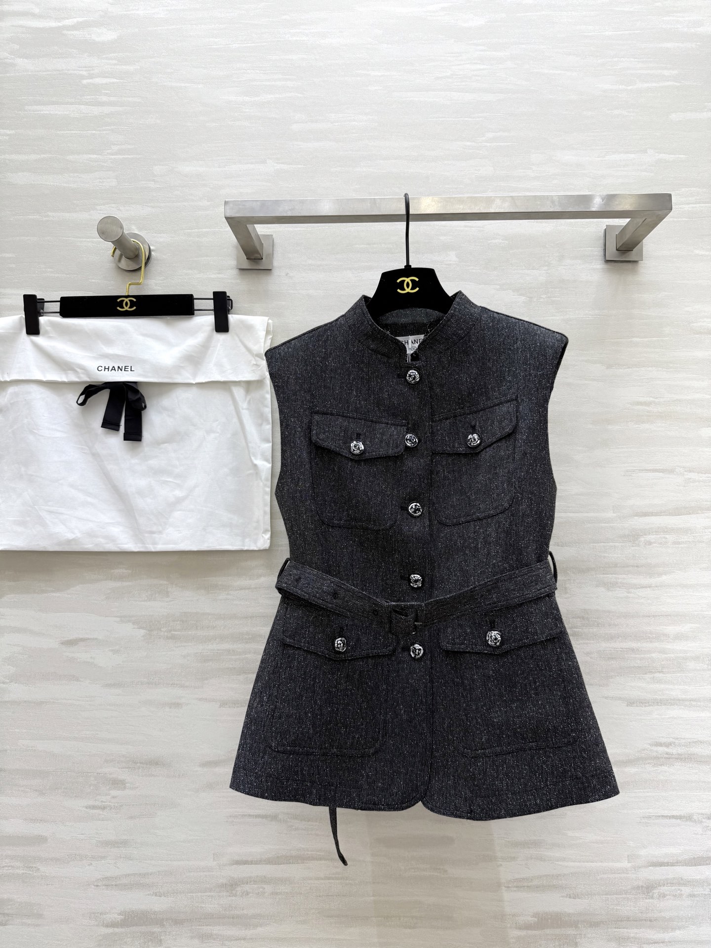 NO:493645,#Chane autumn and winter new style strap waistcoat jacket high quality spot sizeS/M/L/XL (size s bust 90, 65 length), chanel, jackets & coats, alexander wang19860909#Chane秋冬新款 绑带收腰马甲外套 高品质 现货来sizeS/M/L/XL（s码胸围90,衣长65）,,chanel,jackets & coats,alexander wang,Women's clothing