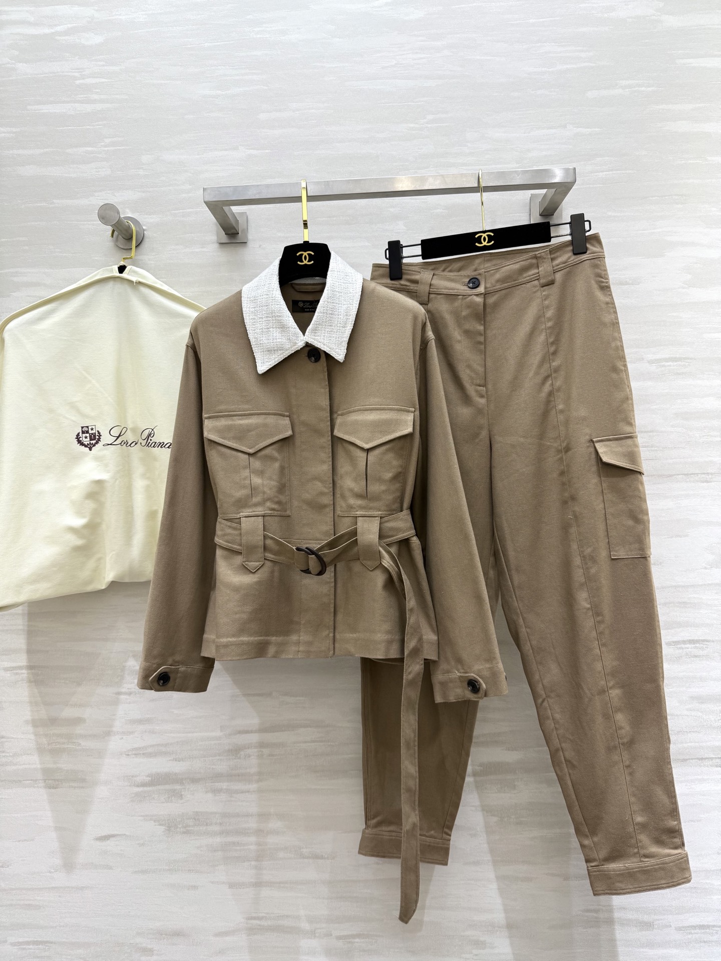 NO:493596,Jackets, trousers.#LP autumn and winter new style old money style series high quality spot sizeS/M/L (size s jacket shoulder width 46, bust, 57 length, trousers waist 66, hip 92, trousers length 98), loro piana, jackets & coats, alexander wang19860909外套,西裤.#LP秋冬新款 老钱风系列 高品质 现货来sizeS/M/L（s码外套肩宽46,胸围,衣长57 ,裤子腰围66,臀围92,裤长98）,,loro piana,jackets & coats,alexander wang,Women's clothing