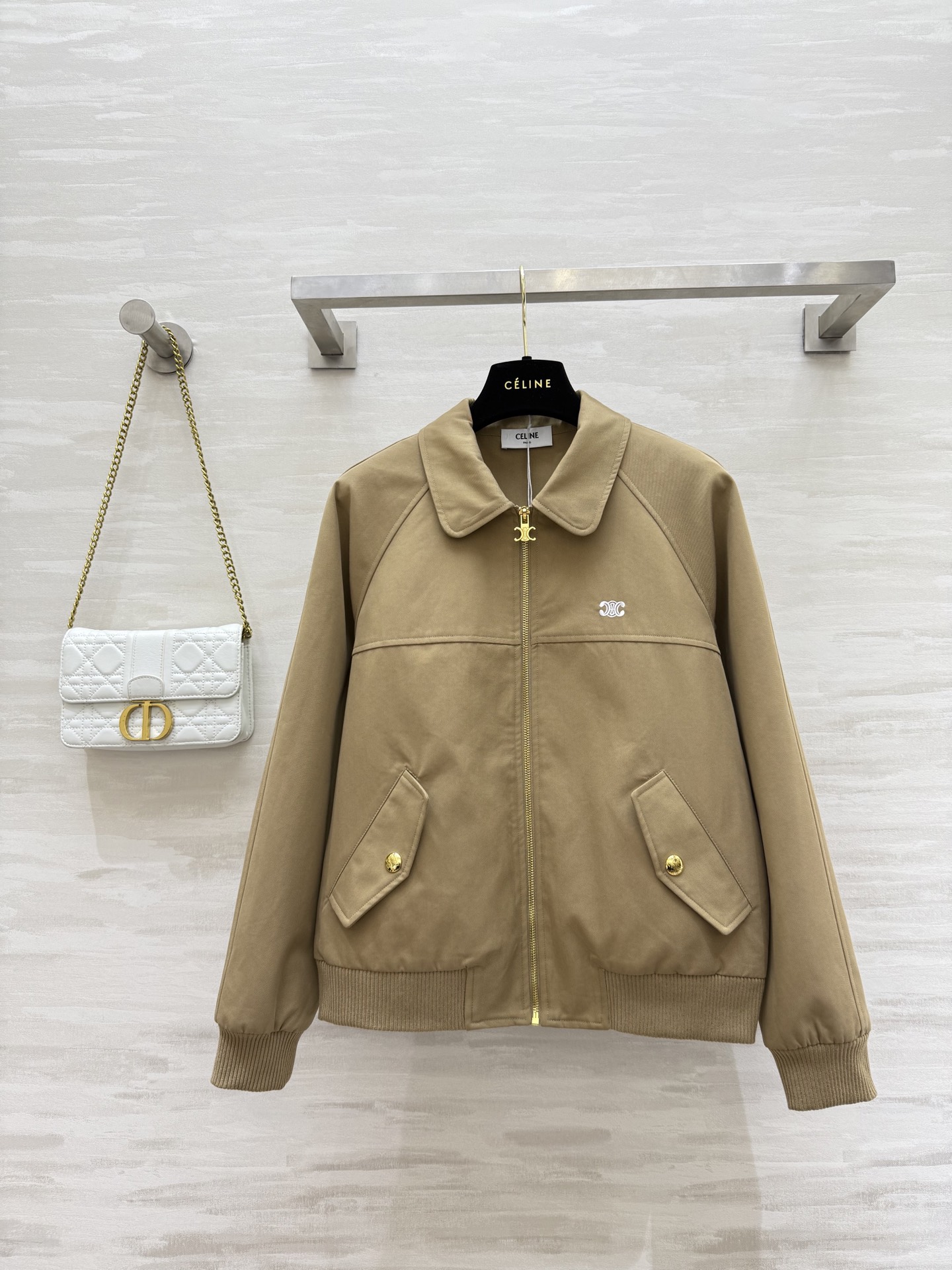 NO:495199,#Celin autumn and winter new jacket jacket high quality spot sizeS/M/L (size s size 102, length 57), celine, jackets & coats, jackets & coats, alexander wang19860909#Celin秋冬新款 夹克外套 高品质 现货来sizeS/M/L（s码胸围102,衣长57）,,celine,jackets & coats,jackets & coats,alexander wang,Women's clothing