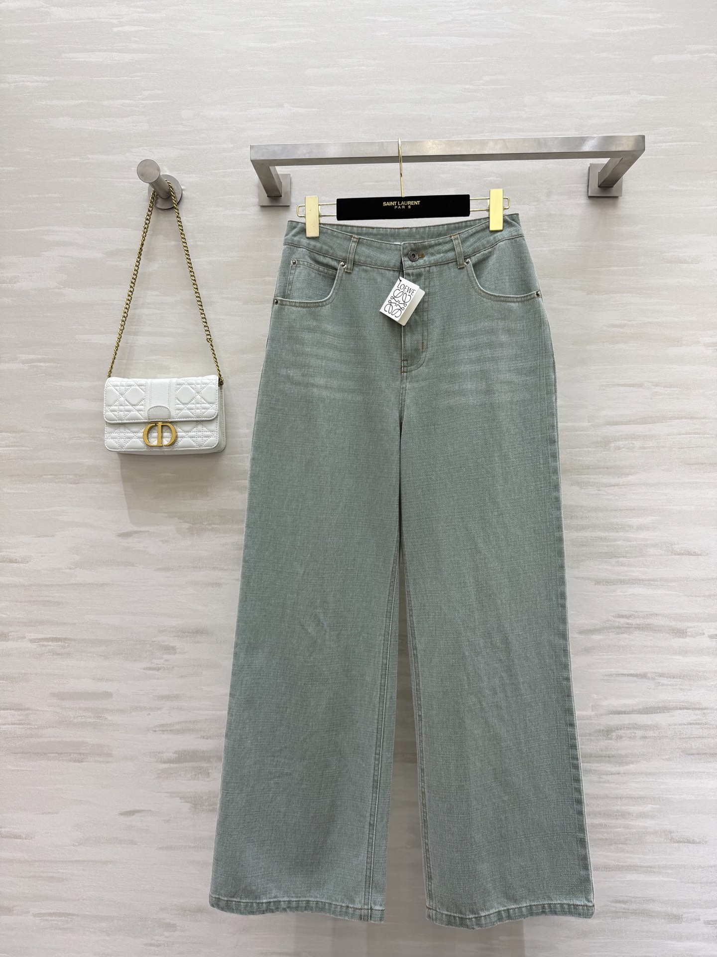 NO:495281,#Loew early autumn new style Mint green denim straight pants High quality Spot sizeS/M/L (size size 66, hip circumference 94, pants length 106), loewe, alexander wang19860909#Loew早秋新款 薄荷绿牛仔直筒裤 高品质 现货来sizeS/M/L（s码腰围66,臀围94,裤长106）,,loewe,alexander wang,Women's clothing