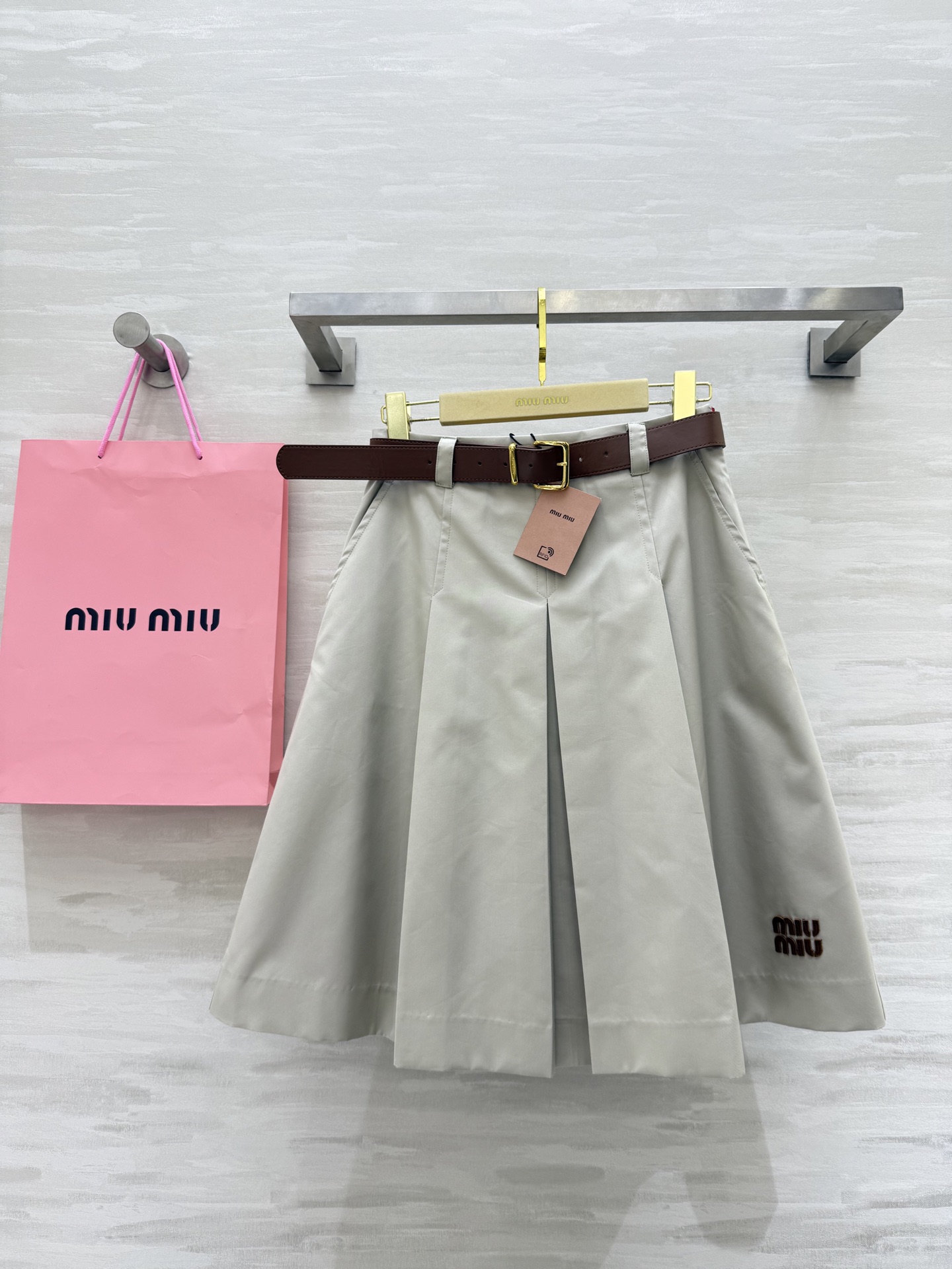 NO:495362,#Miumi autumn and winter new American retro pleated skirt Delivery belt exquisite and detailed high quality Spot sizeS/M/L (size size 66, length 57), miumiu, skirts, alexander wang19860909#Miumi秋冬新款 美式复古百褶半裙 配送腰带精致有细节 高品质 现货来sizeS/M/L（s码腰围66,衣长57）,,miumiu,skirts,alexander wang,Women's clothing