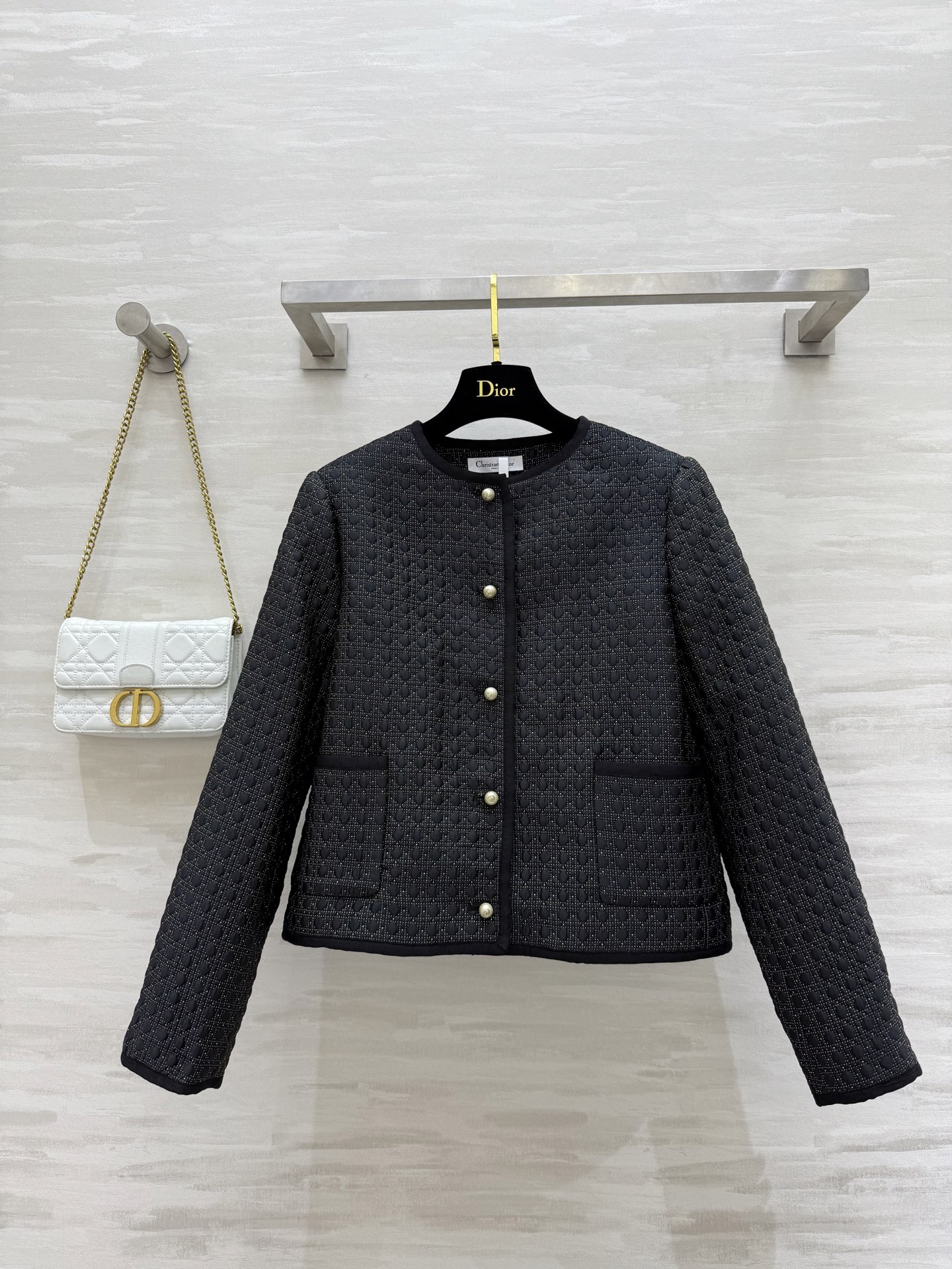 NO:495342,#DIO autumn and winter new style black gold series three-dimensional polka dot jacket high quality spot sizeS/M/L (size s size 37 shoulder width, bust 92, length 52), dior, jackets & coats, alexander wang19860909#DIO秋冬新款 黑金系列 立体波点外套 高品质 现货来sizeS/M/L（s码肩宽37,胸围92,衣长52）,,dior,jackets & coats,alexander wang,Women's clothing