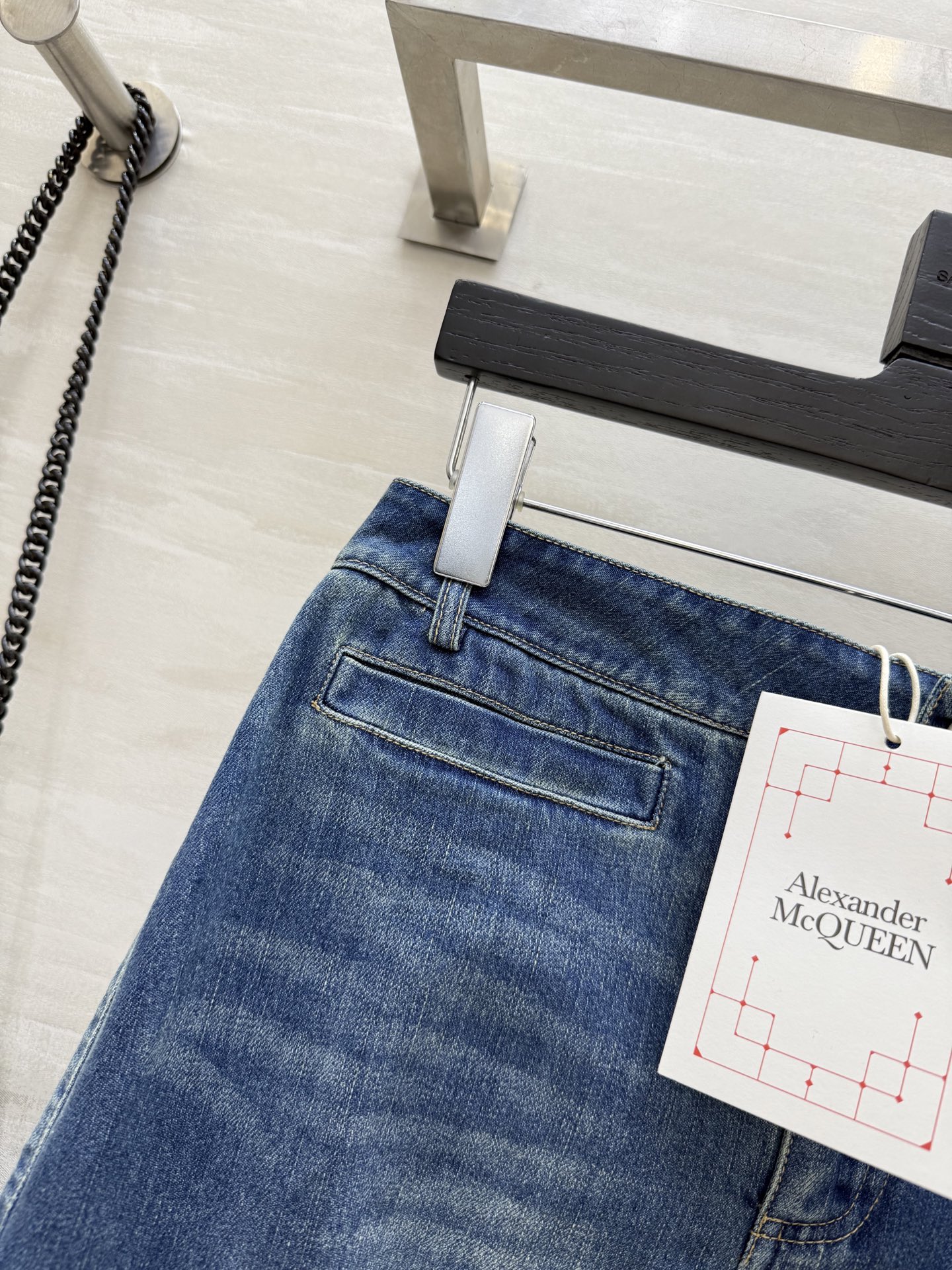 #alexandermcquee♡²⁵早秋新款 复古洗水设计感鱼尾牛仔半裙 高品质 现货来size：S/