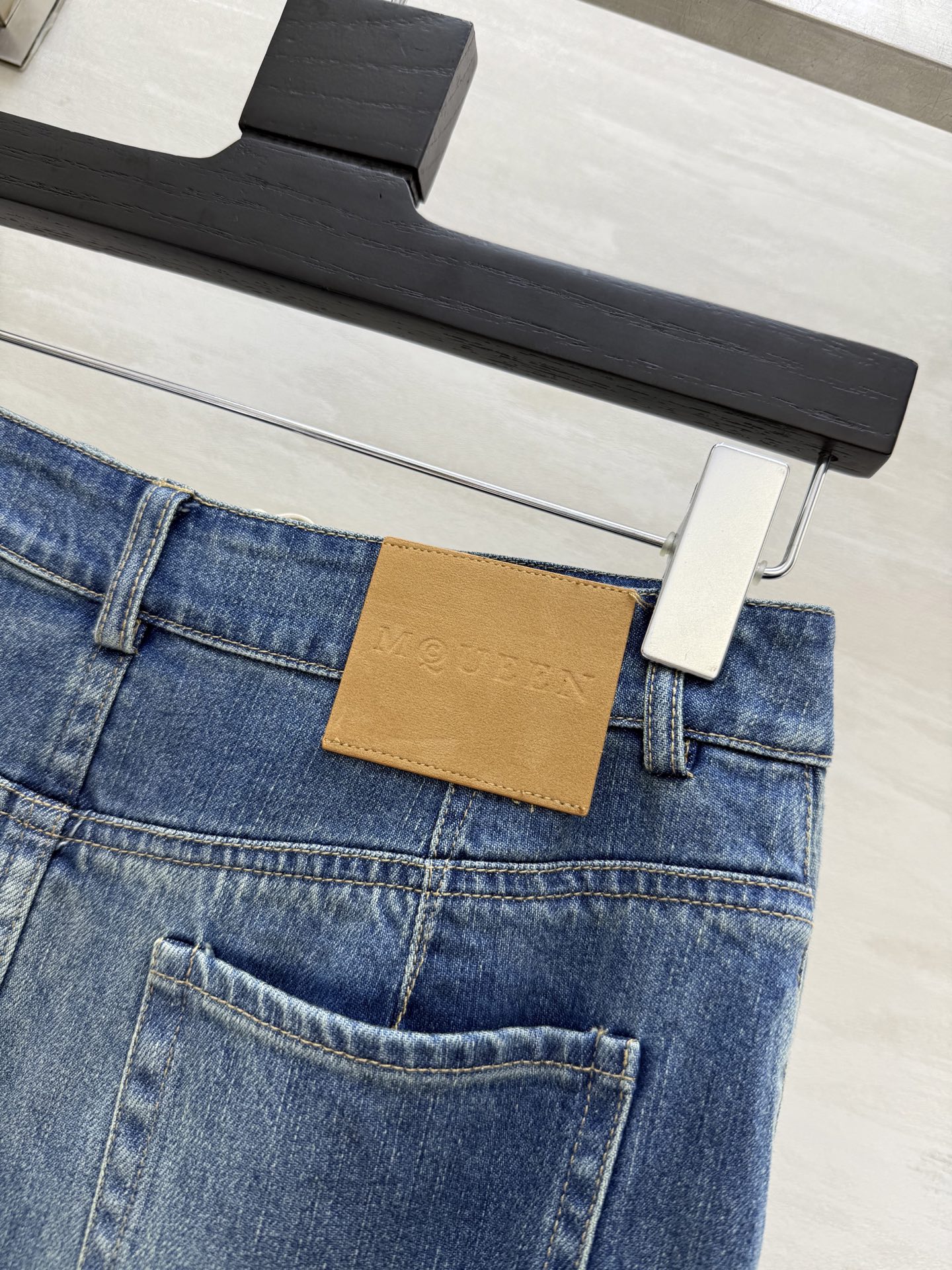 #alexandermcquee♡²⁵早秋新款 复古洗水设计感鱼尾牛仔半裙 高品质 现货来size：S/