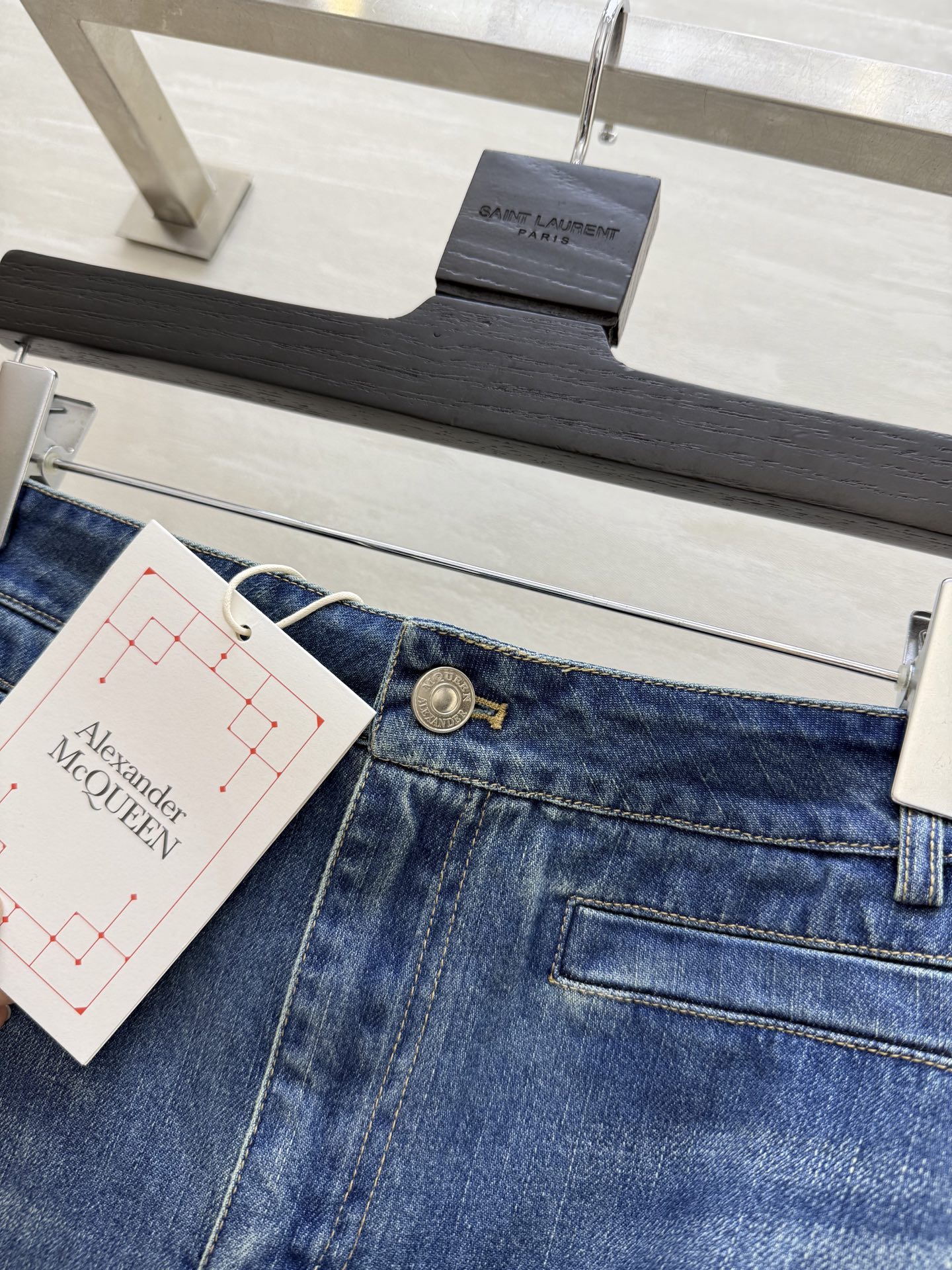 #alexandermcquee♡²⁵早秋新款 复古洗水设计感鱼尾牛仔半裙 高品质 现货来size：S/