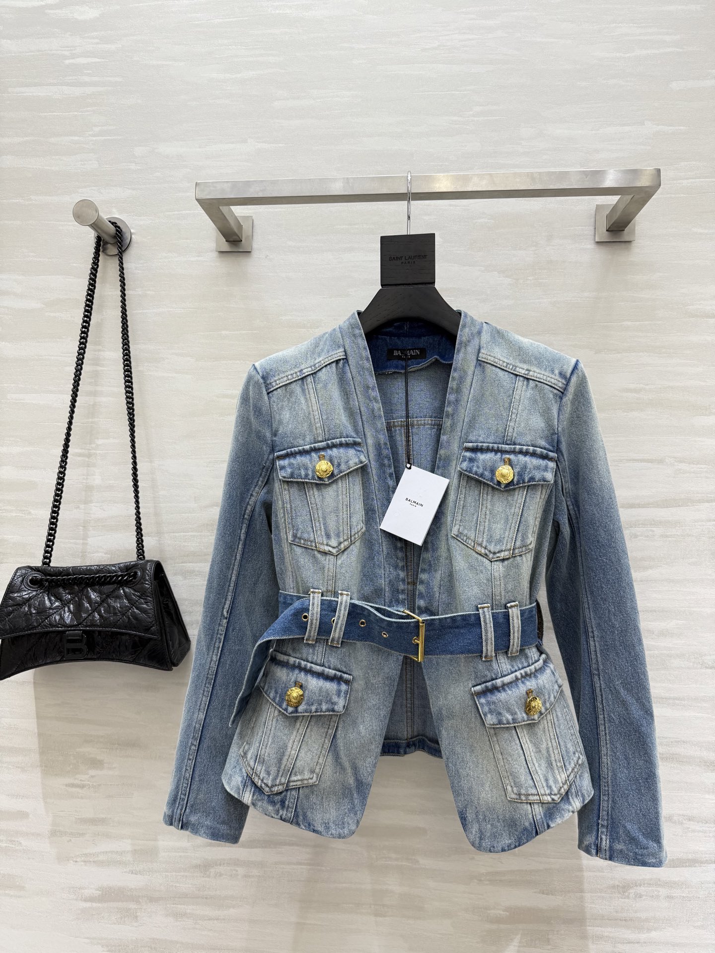 NO:496808,#Balma early autumn new denim jacket high quality spot sizeS/M/L (size s size 92, 60-size length), balmain, jackets & coats, alexander wang19860909#Balma早秋新款 牛仔外套 高品质 现货来sizeS/M/L（s码胸围92,衣长60）,,balmain,jackets & coats,alexander wang,Women's clothing