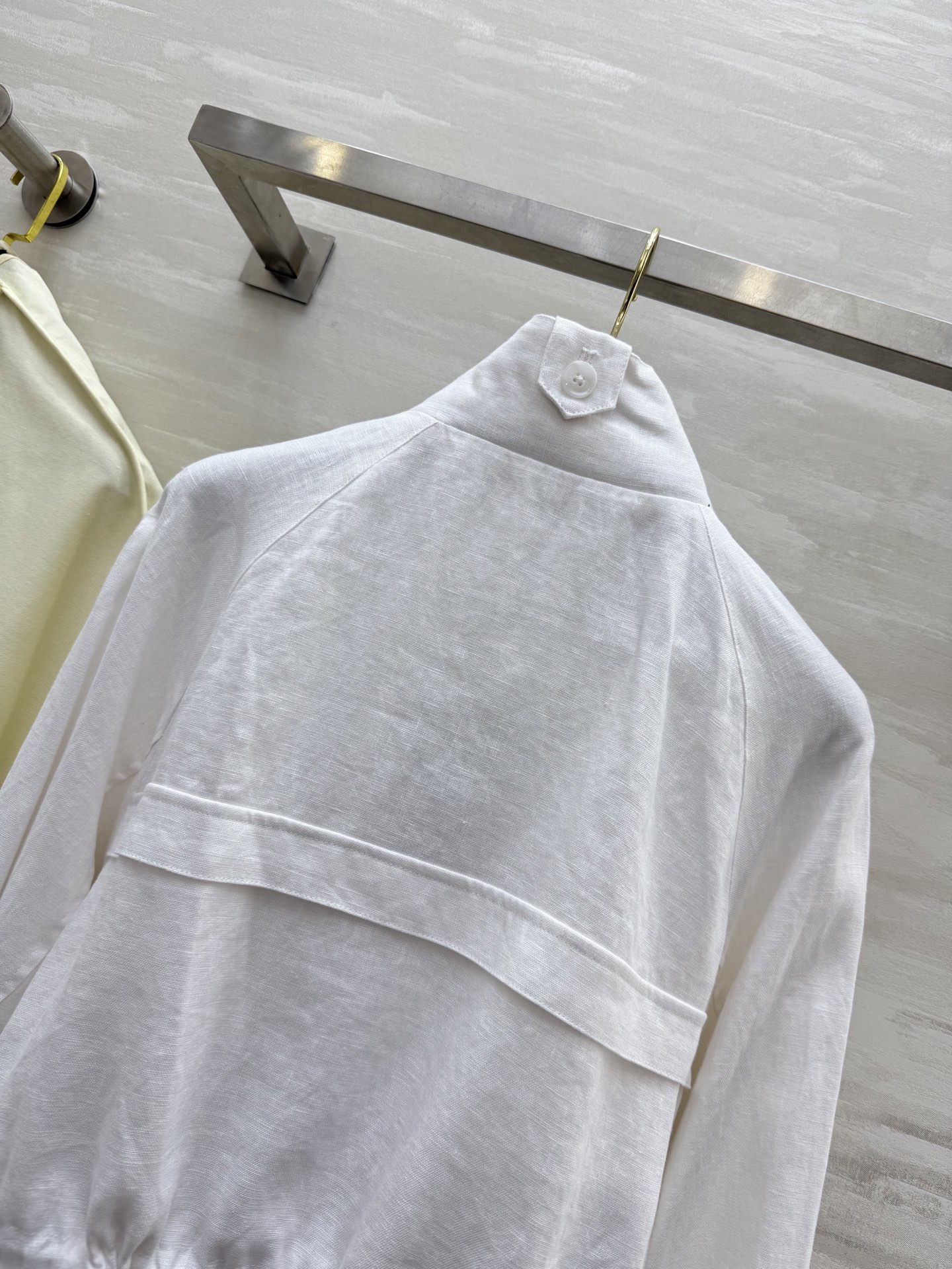 #LP¹¹⁵早秋新款 亚麻收腰立领外套 高品质定制 现货首发size：S/M/L（s码胸围：114，衣长