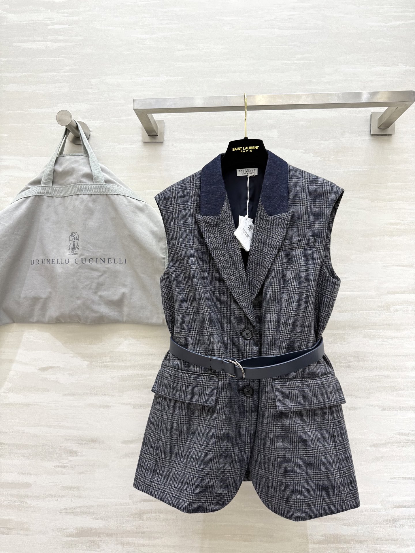 NO:496834,#BrunelloCucinell autumn and winter old money style wool outfit vest jacket delivery belt exquisite and atmospheric three-dimensional tailoring style high quality spot sizeS/M/L (size s size bust 94, 69 length), brunello cucinelli, jackets & coats, alexander wang19860909#BrunelloCucinell秋冬老钱风羊毛穿搭 马甲外套 配送腰带精致大气 立体剪裁版型 高品质 现货来sizeS/M/L（s码胸围94,衣长69）,,brunello cucinelli,jackets & coats,alexander wang,Women's clothing
