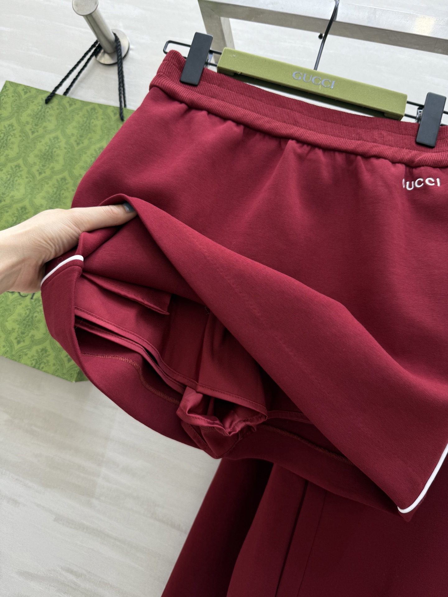 #Gucc♡²⁵泽西风酷辣.⛓️ 红色松弛高街风套装 高品质 现货来size：S/M/L（s码胸围：11