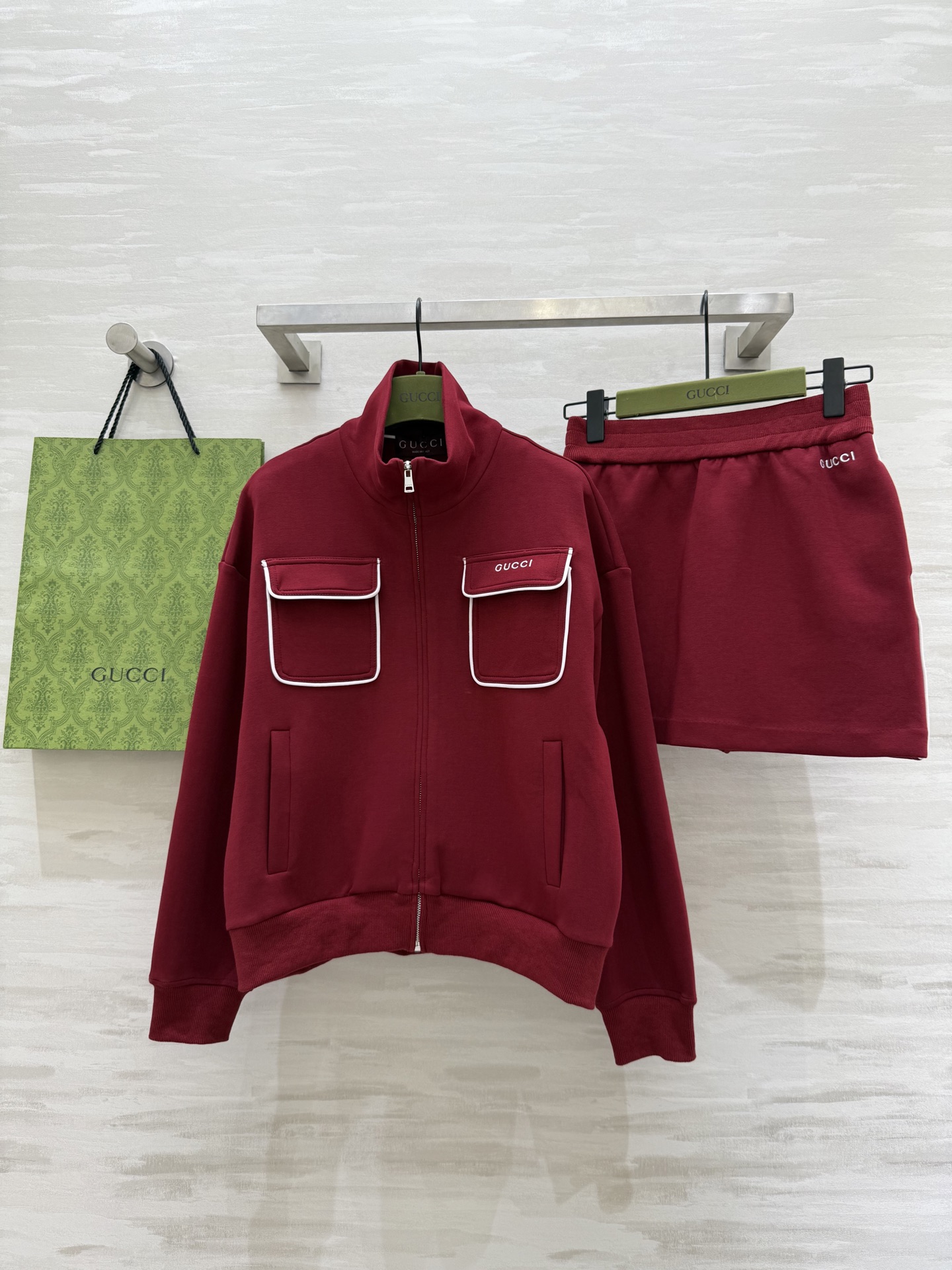 NO:499452,#Gucc Jersey style cool. Red slack high street style suit high quality spot sizeS/M/L (size s size bust 110, 56 length, waist 62, hip 86, skirt length 37), gucci, skirt 86, skirt length 37), gucci, skirt 8, alexander wang19860909#Gucc泽西风酷辣. 红色松弛高街风套装 高品质 现货来sizeS/M/L（s码胸围110,衣长56,腰围62,臀围86,裙长37）,,gucci,skirts,alexander wang,Women's clothing