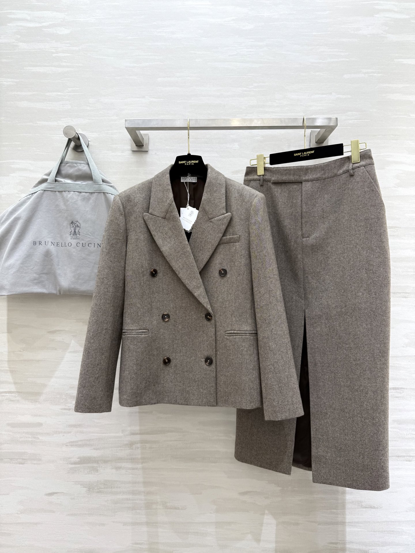 NO:499461,Jacket, skirt.#BC Haute Couture Old Qian Style Series Custom imported twill wool fabric Three-dimensional tailoring style High quality Spot sizeS/M/L (Size s size 94, 60 length, skirt waist 66, hip 90, skirt length 85), skirt , jackets & coats, alexander wang19860909外套,半裙.#BC高定老钱风系列 定制进口斜纹羊毛面料 立体剪裁版型 高品质 现货来sizeS/M/L（s码胸围94,衣长60,半裙腰围66,臀围90,裙长85）,,skirts,jackets & coats,alexander wang,Women's clothing