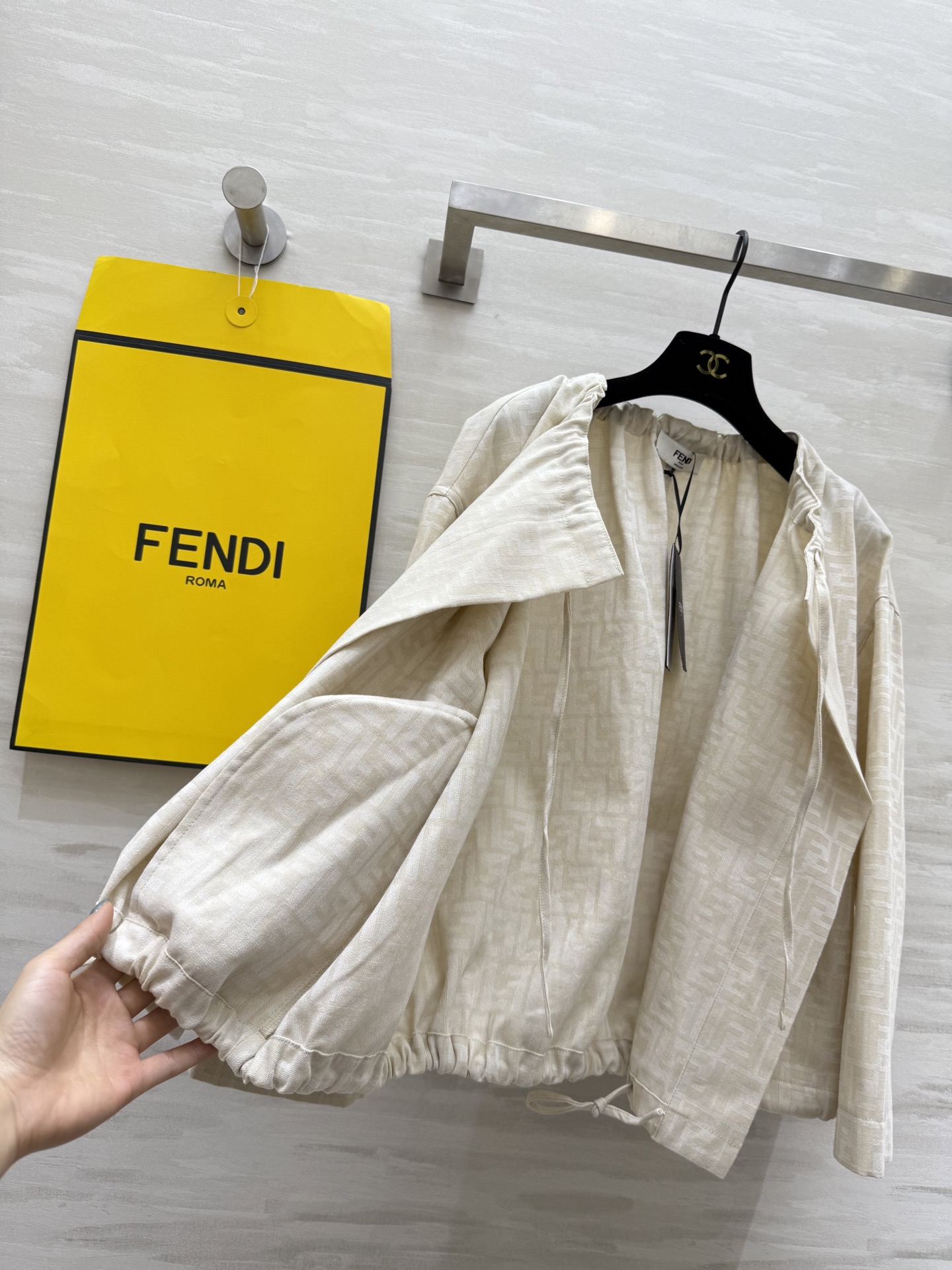 #FEND♡²⁵早秋新款 FF字母印花斗篷外套 高品质定制 现货首发size：S/M/L（s码胸围：15