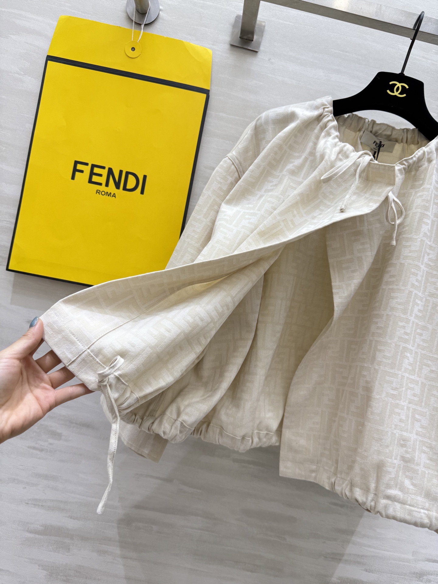 #FEND♡²⁵早秋新款 FF字母印花斗篷外套 高品质定制 现货首发size：S/M/L（s码胸围：15