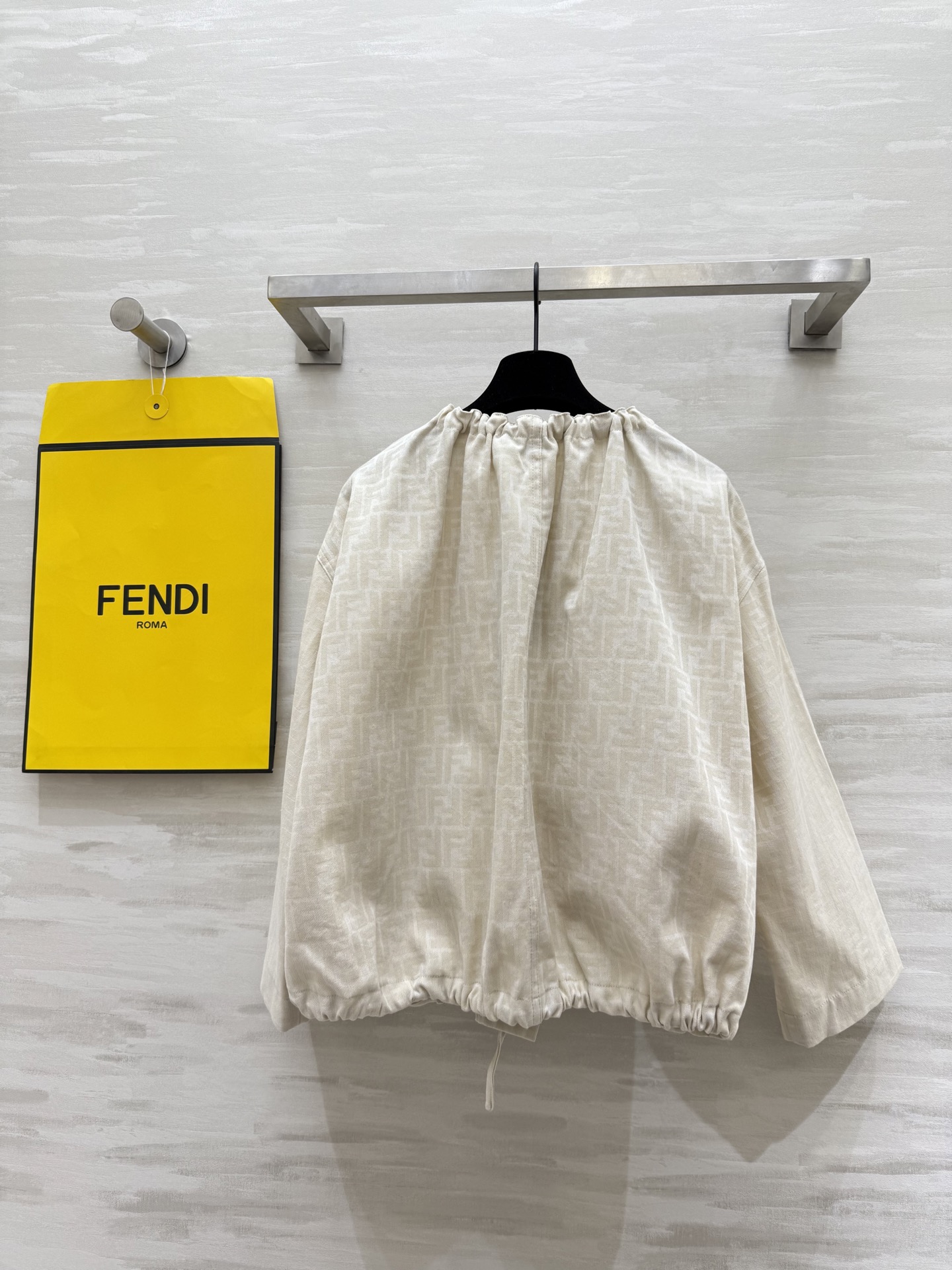#FEND♡²⁵早秋新款 FF字母印花斗篷外套 高品质定制 现货首发size：S/M/L（s码胸围：15