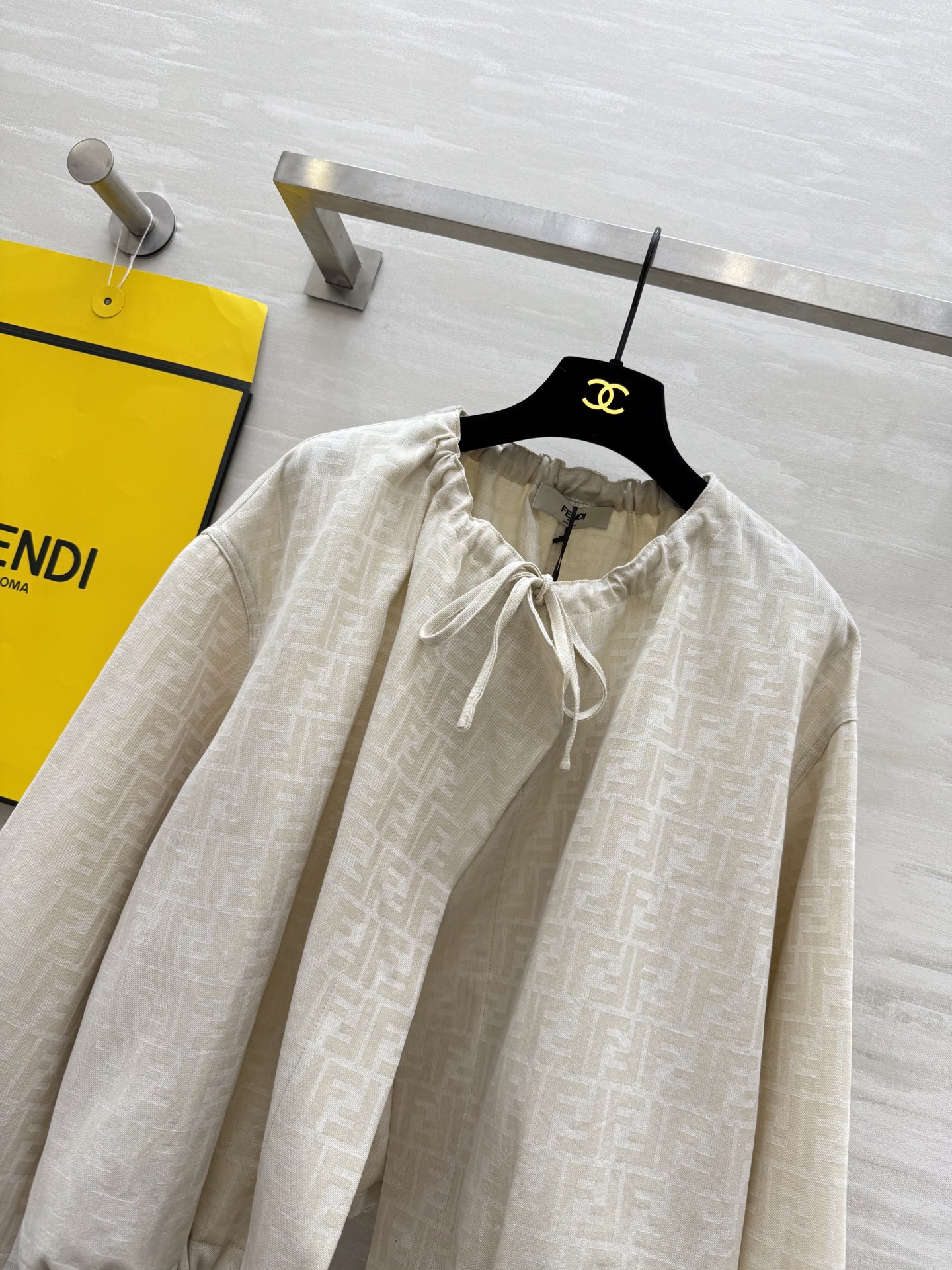 #FEND♡²⁵早秋新款 FF字母印花斗篷外套 高品质定制 现货首发size：S/M/L（s码胸围：15