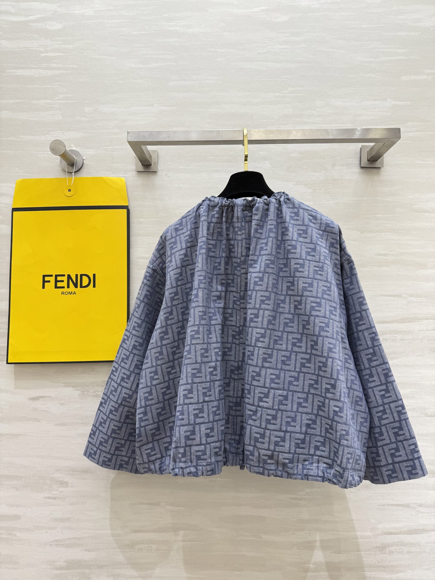 #FEND♡²⁵早秋新款 FF字母印花斗篷外套 高品质定制 现货首发size：S/M/L（s码胸围：15