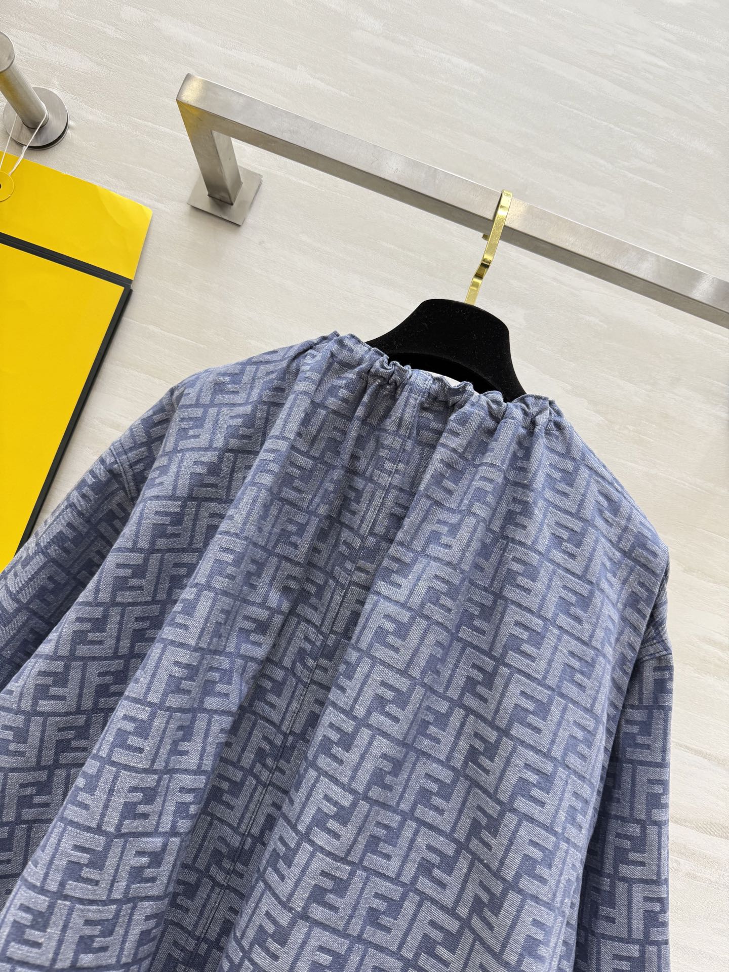 #FEND♡²⁵早秋新款 FF字母印花斗篷外套 高品质定制 现货首发size：S/M/L（s码胸围：15