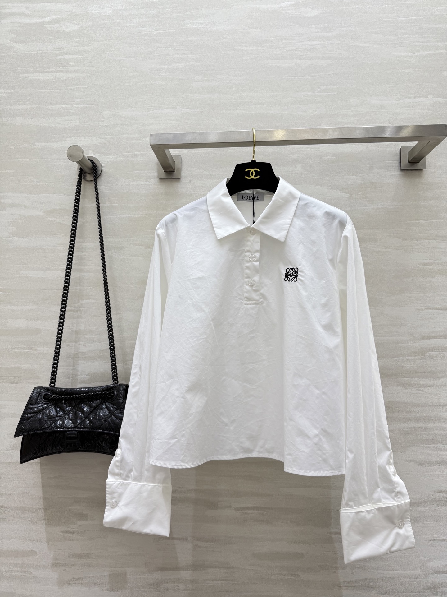 #Loew♡²⁵早秋新款 A字娃娃款衬衣 定制纯棉质地 高品质 现货来size：S/M/L（s码肩宽：4