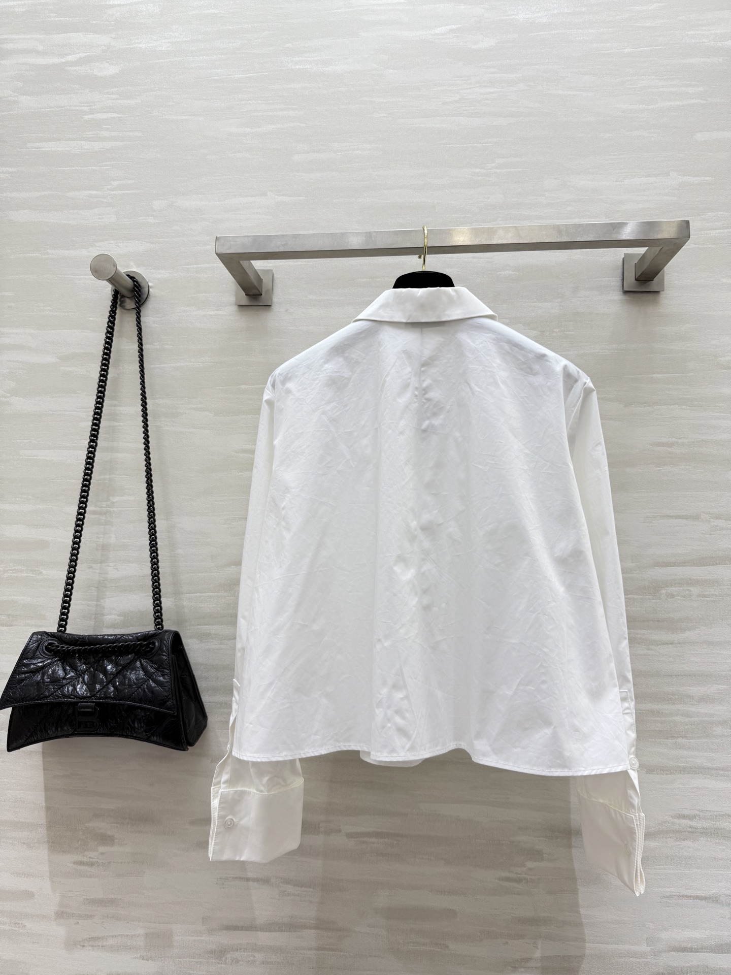 #Loew♡²⁵早秋新款 A字娃娃款衬衣 定制纯棉质地 高品质 现货来size：S/M/L（s码肩宽：4