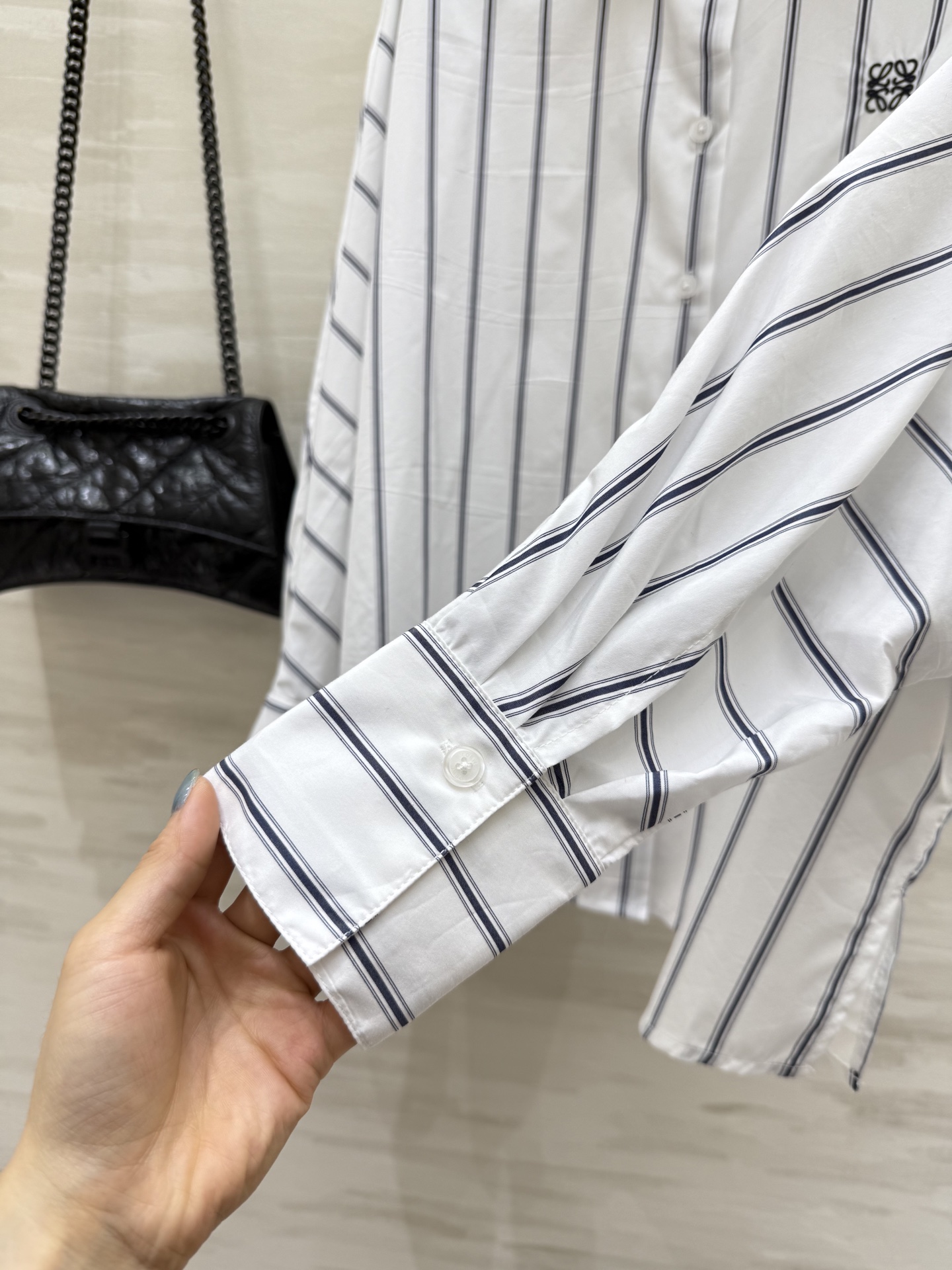 #Loew♡²⁵早秋新款 条纹衬衣 高品质定制 现货来size：S/M/L（s码胸围：130，衣长：63