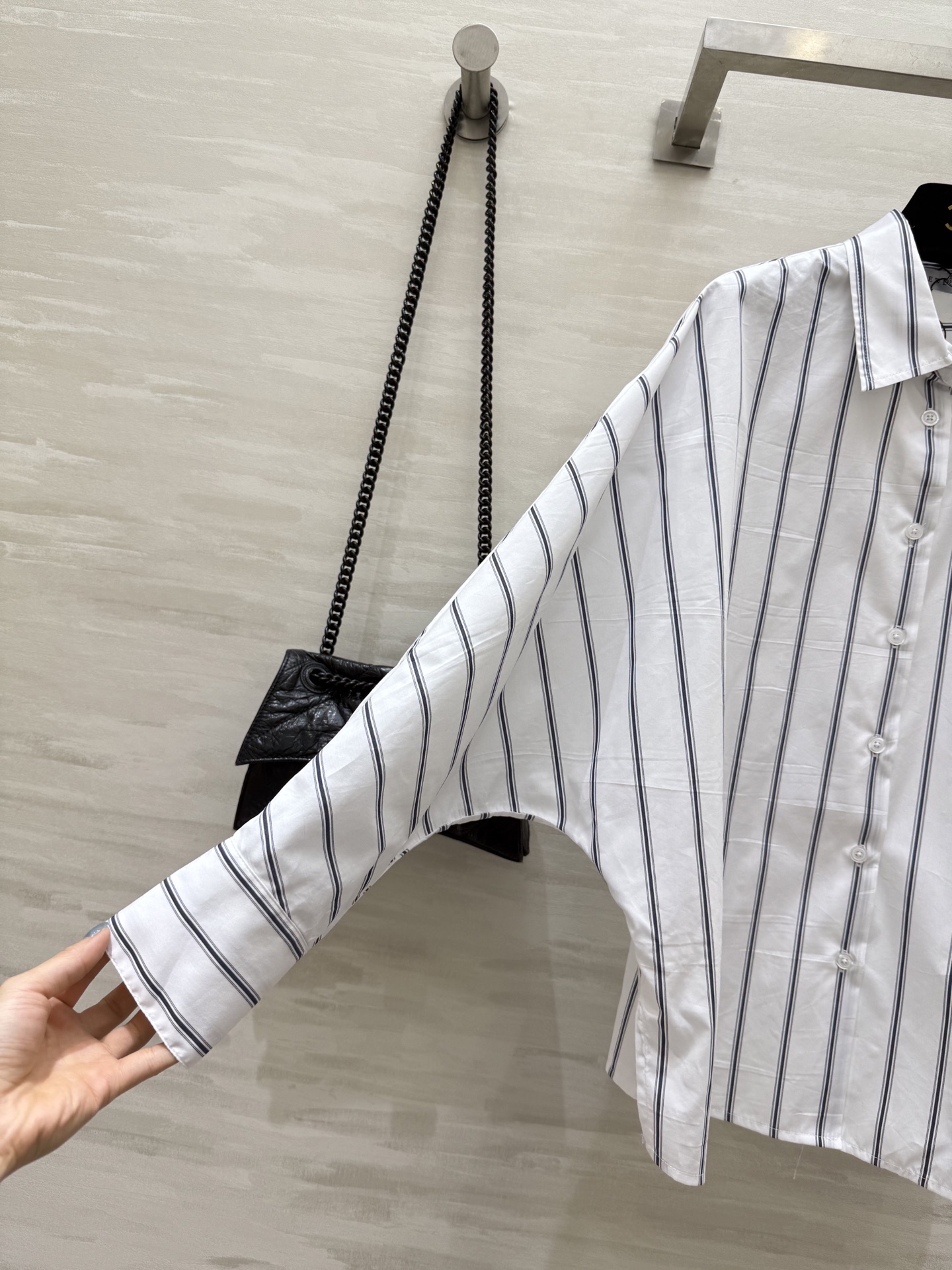 #Loew♡²⁵早秋新款 条纹衬衣 高品质定制 现货来size：S/M/L（s码胸围：130，衣长：63