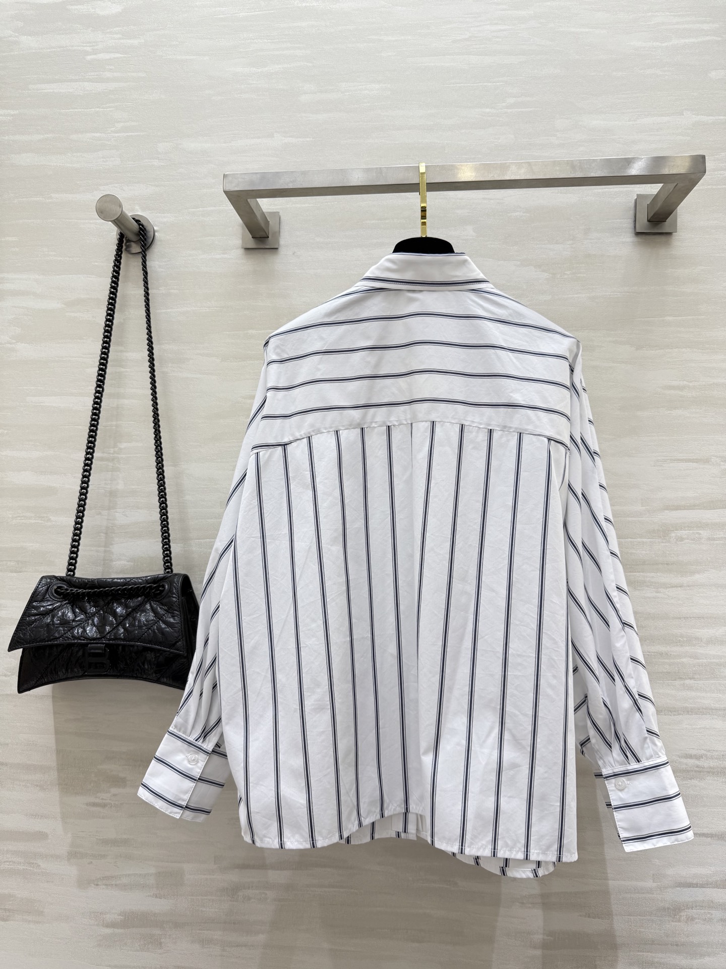 #Loew♡²⁵早秋新款 条纹衬衣 高品质定制 现货来size：S/M/L（s码胸围：130，衣长：63