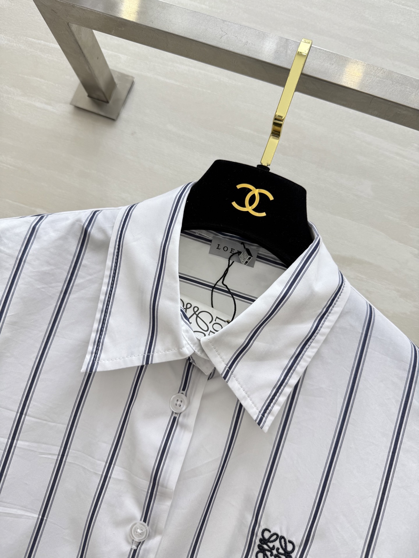 #Loew♡²⁵早秋新款 条纹衬衣 高品质定制 现货来size：S/M/L（s码胸围：130，衣长：63