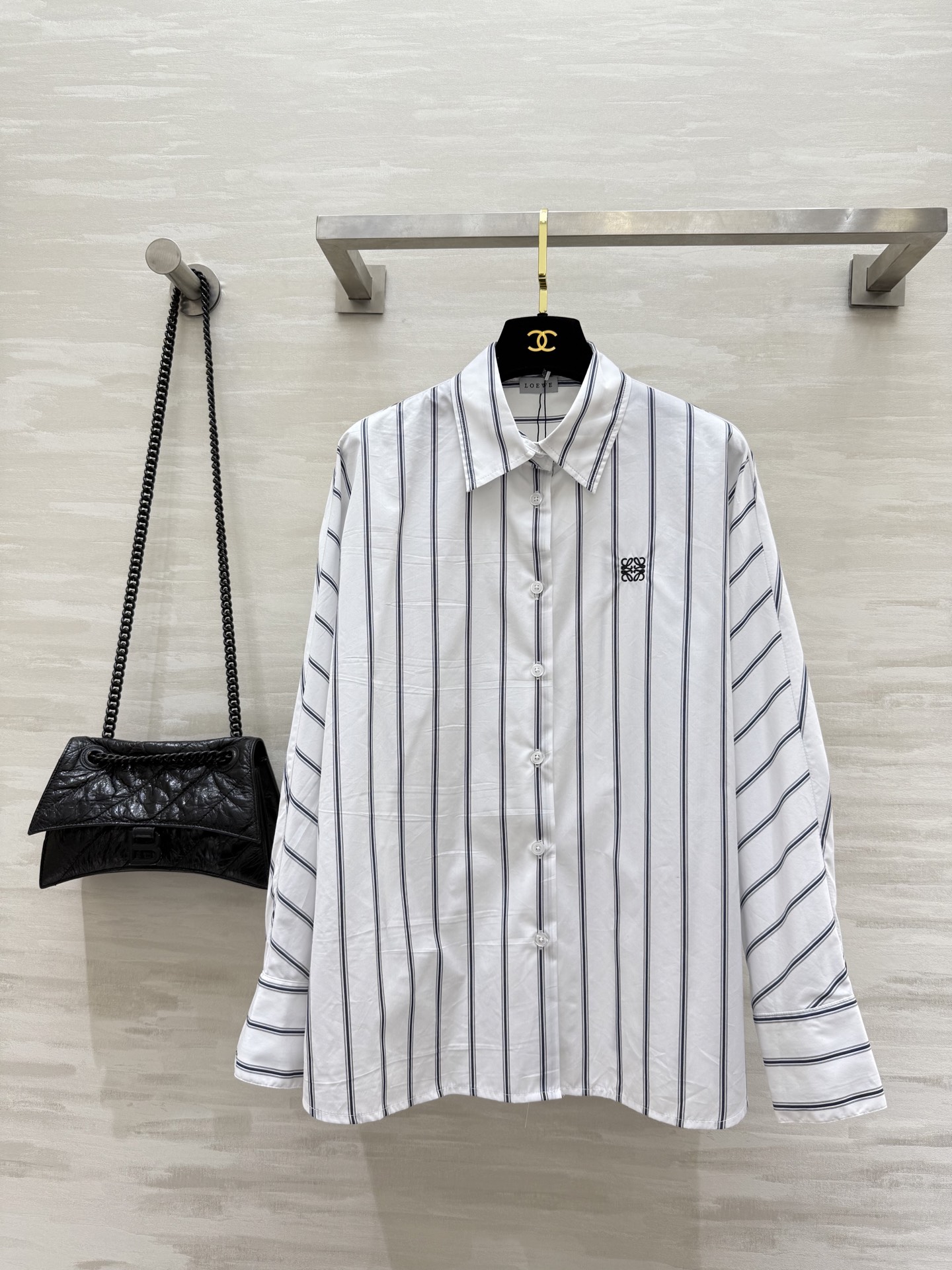 NO:500175,#Loew early autumn new style striped shirt high quality customization spot sizeS/M/L (size size 130, length 63), loewe, alexander wang19860909#Loew早秋新款 条纹衬衣 高品质定制 现货来sizeS/M/L（s码胸围130,衣长63）,,loewe,alexander wang,Women's clothing