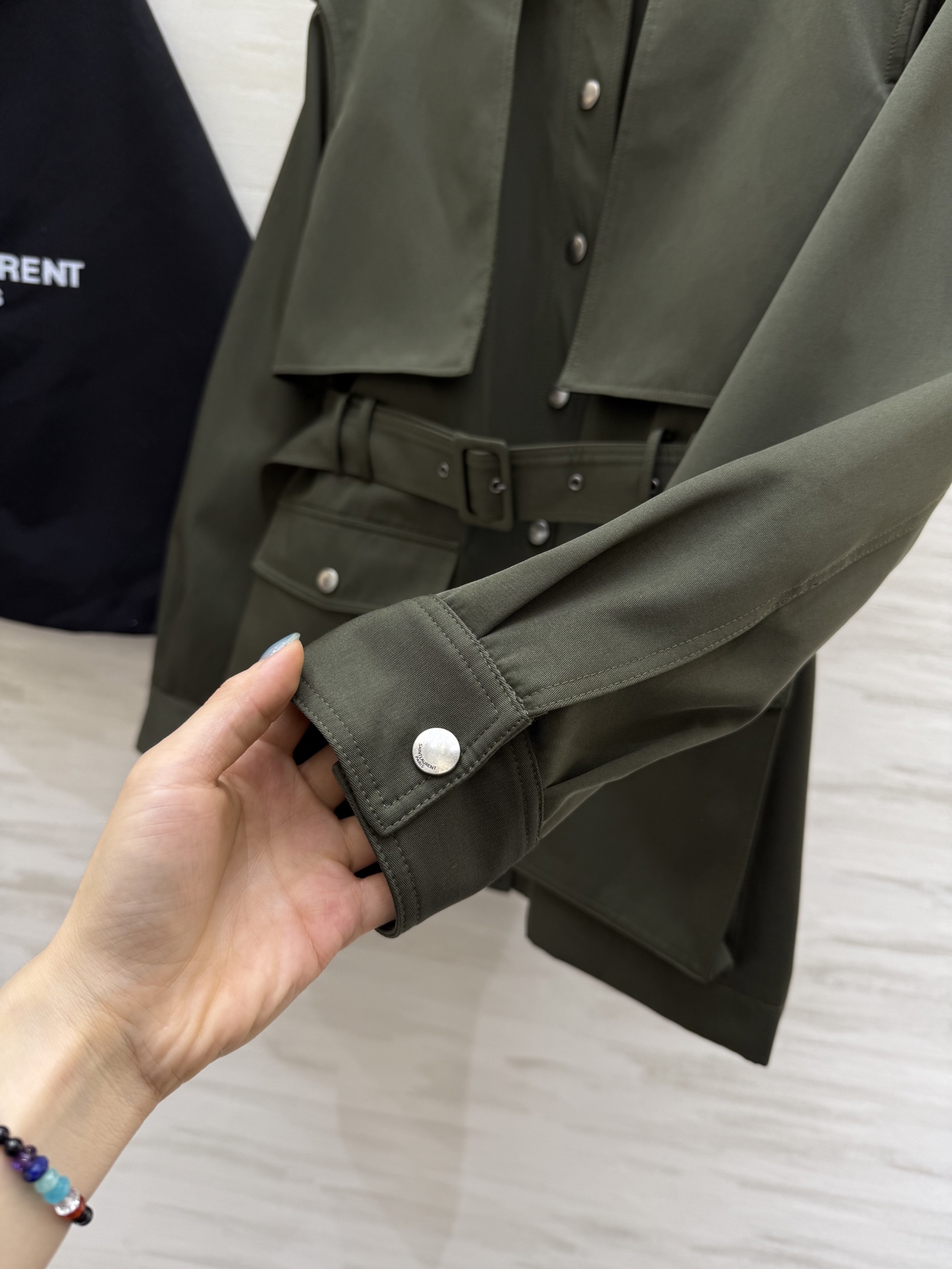 #ysl²⁵早秋新款 翻领肩章风衣外套 中长款 工装大口袋 系腰带收腰显瘦 高品质 现货来size：S/