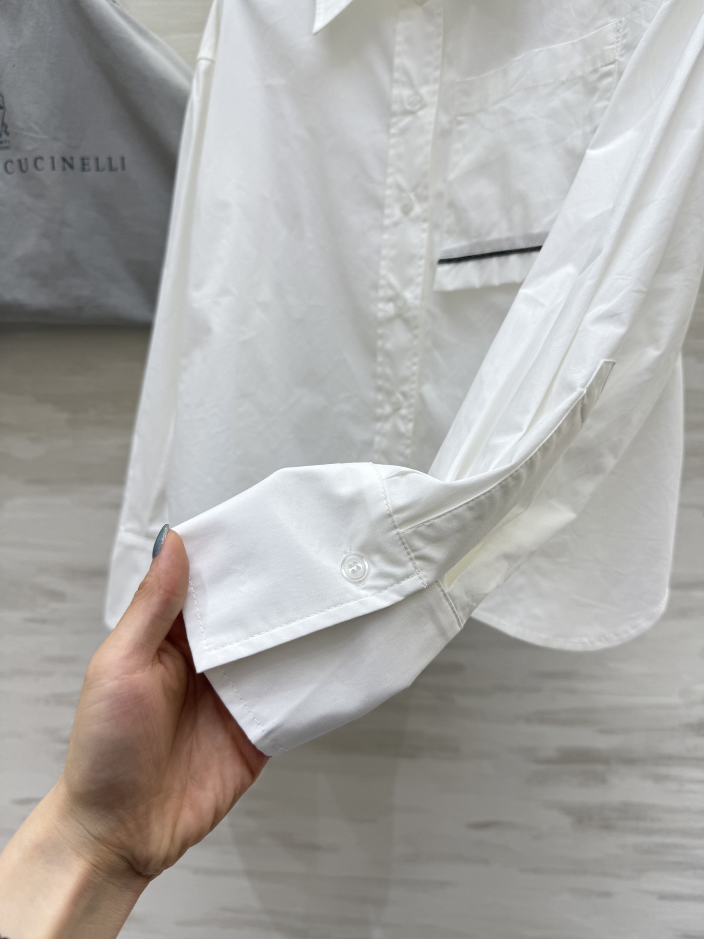 #BC²⁵早秋新款 极简风翻领衬衣 高品质 现货来size：S/M/L（s码胸围：108，衣长：56）