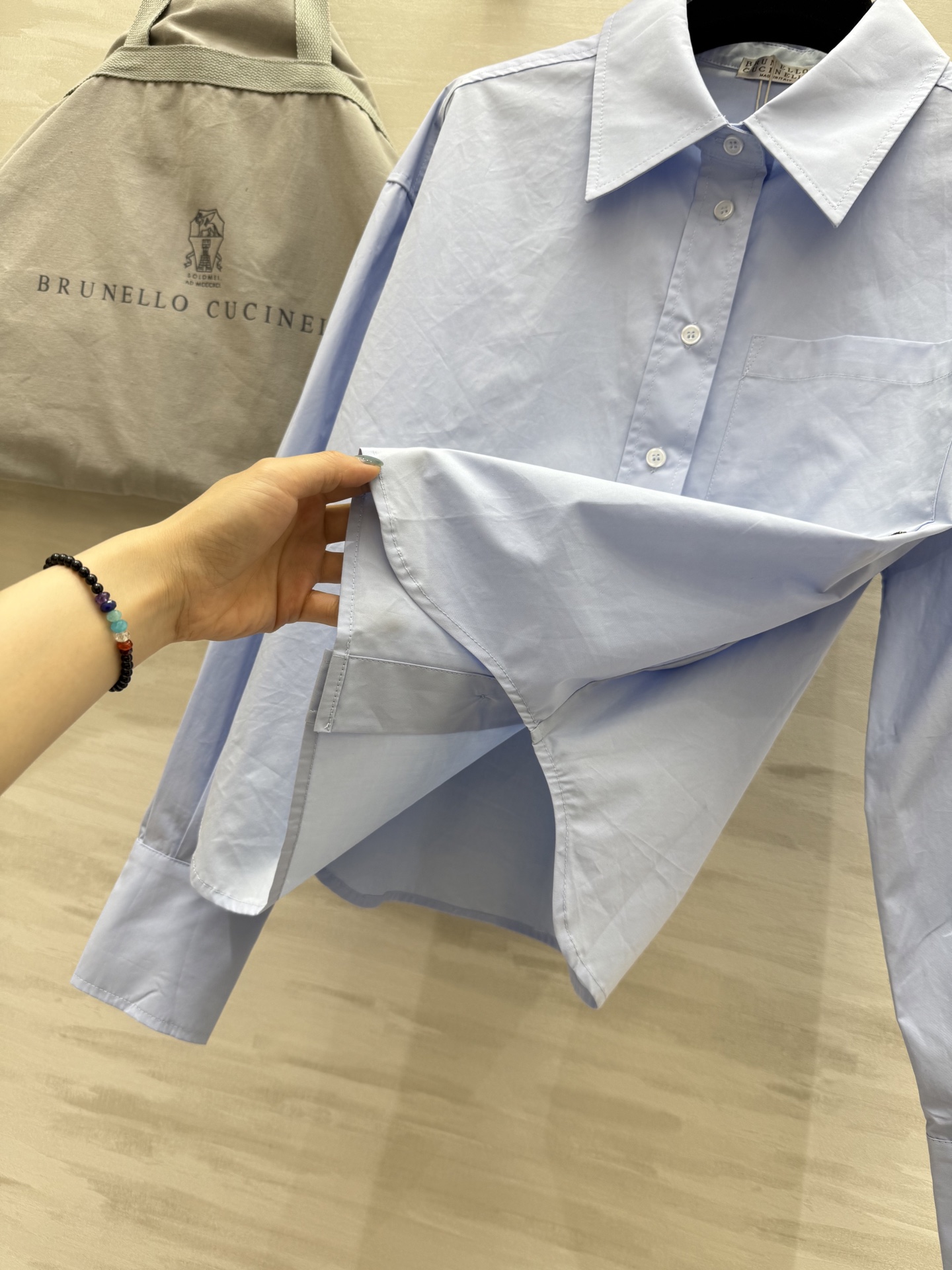 #BC²⁵早秋新款 极简风翻领衬衣 高品质 现货来size：S/M/L（s码胸围：108，衣长：56）