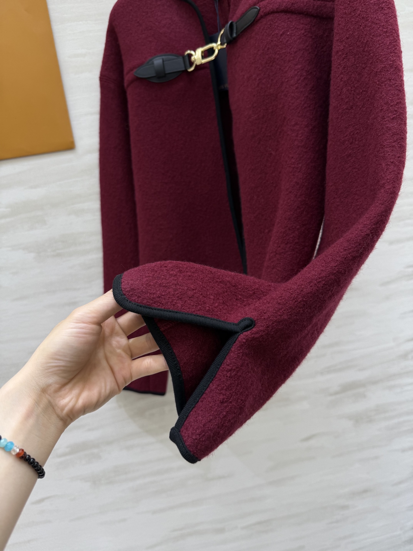 #Louis Vuitto♡²⁵秋冬新款 皮扣装饰斗篷外套 高品质定制 现货首发size：S/M/L（s