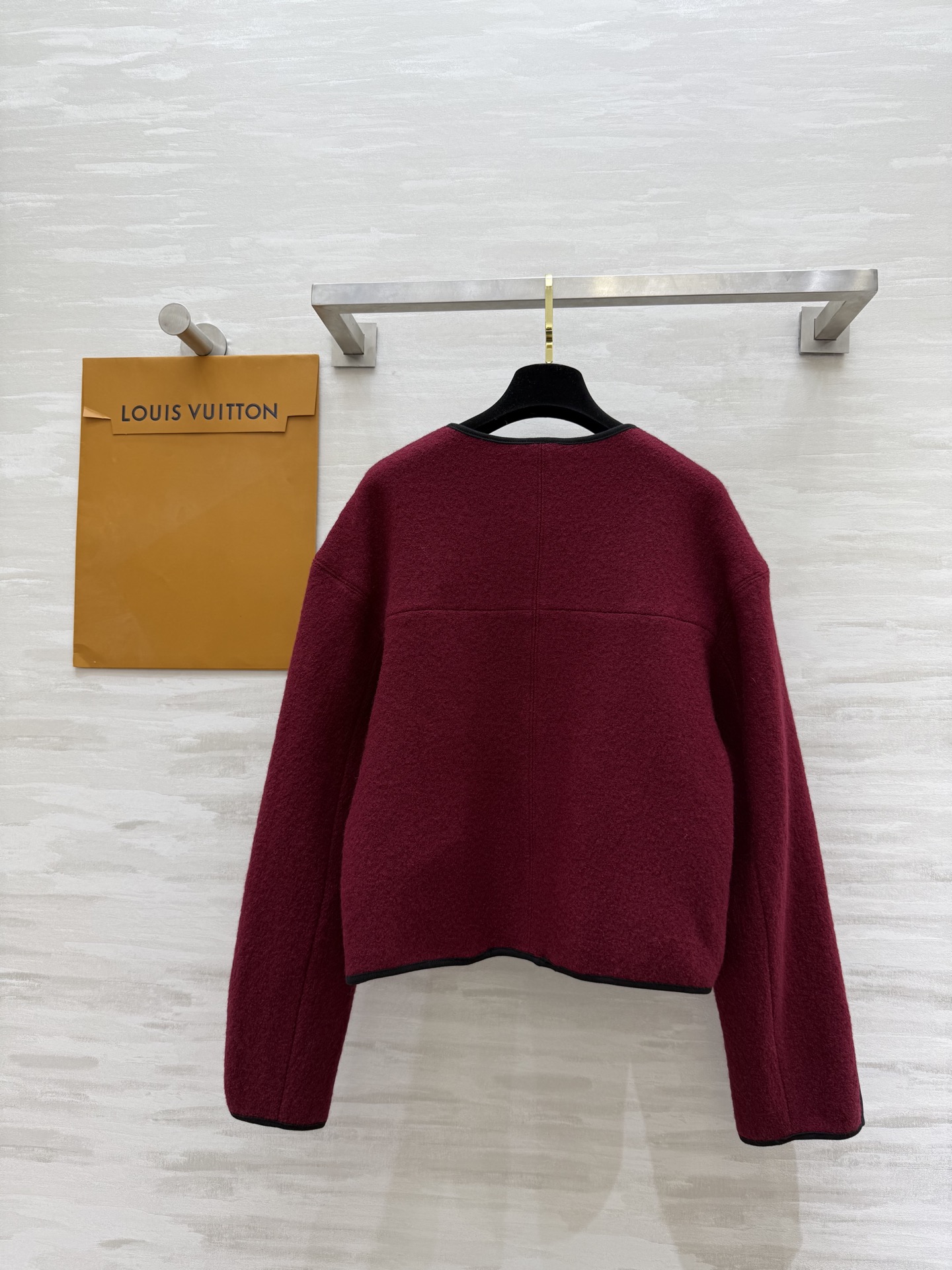 #Louis Vuitto♡²⁵秋冬新款 皮扣装饰斗篷外套 高品质定制 现货首发size：S/M/L（s