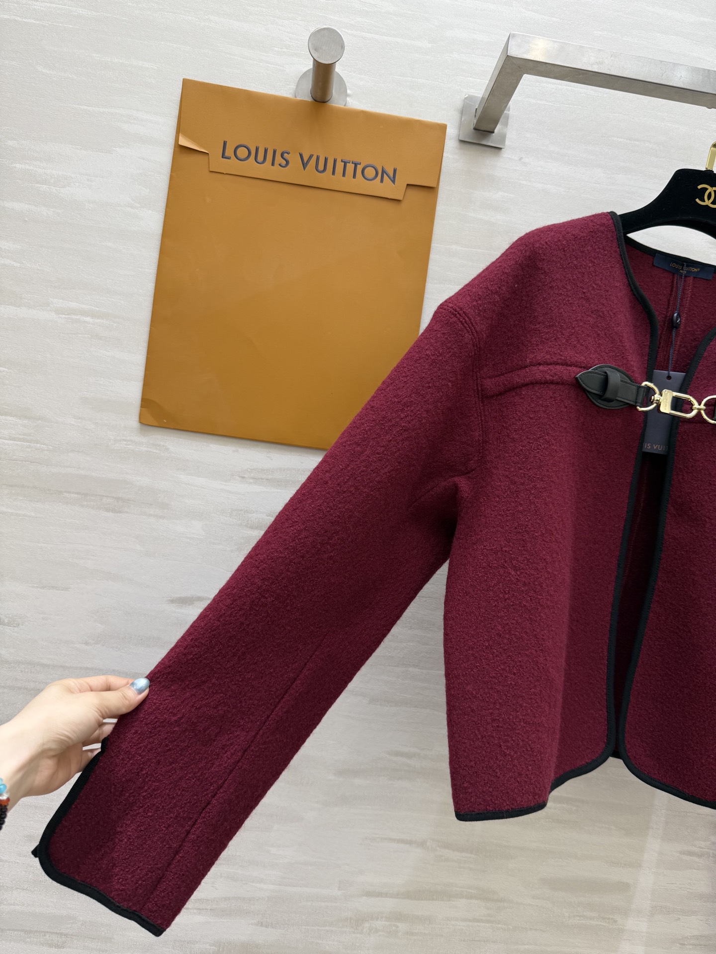 #Louis Vuitto♡²⁵秋冬新款 皮扣装饰斗篷外套 高品质定制 现货首发size：S/M/L（s