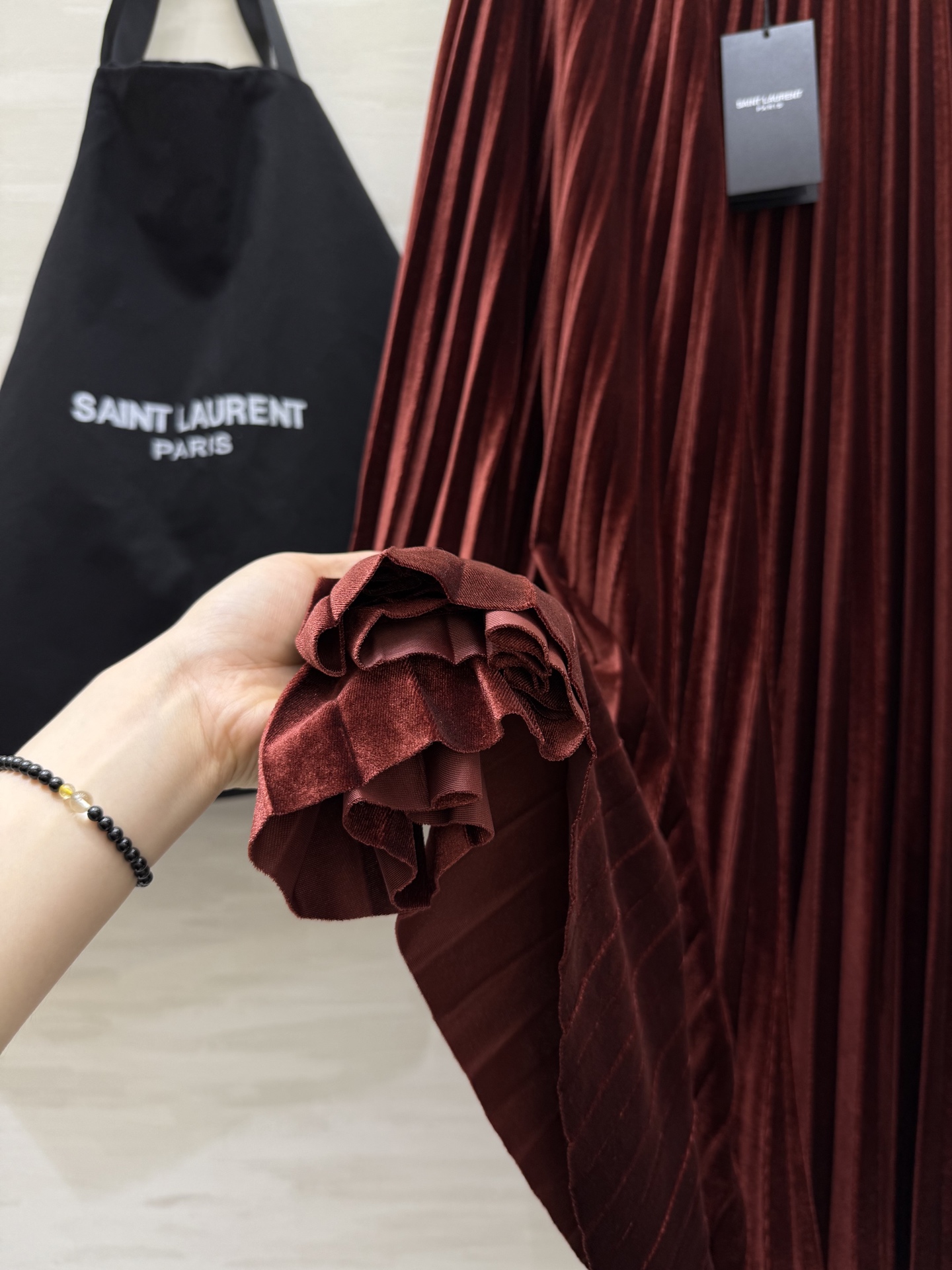 #ysl²⁵秋冬新款 丝绒百褶风琴式半裙 优雅高级 高品质定制 现货首发size：S/M/L/XL（M码