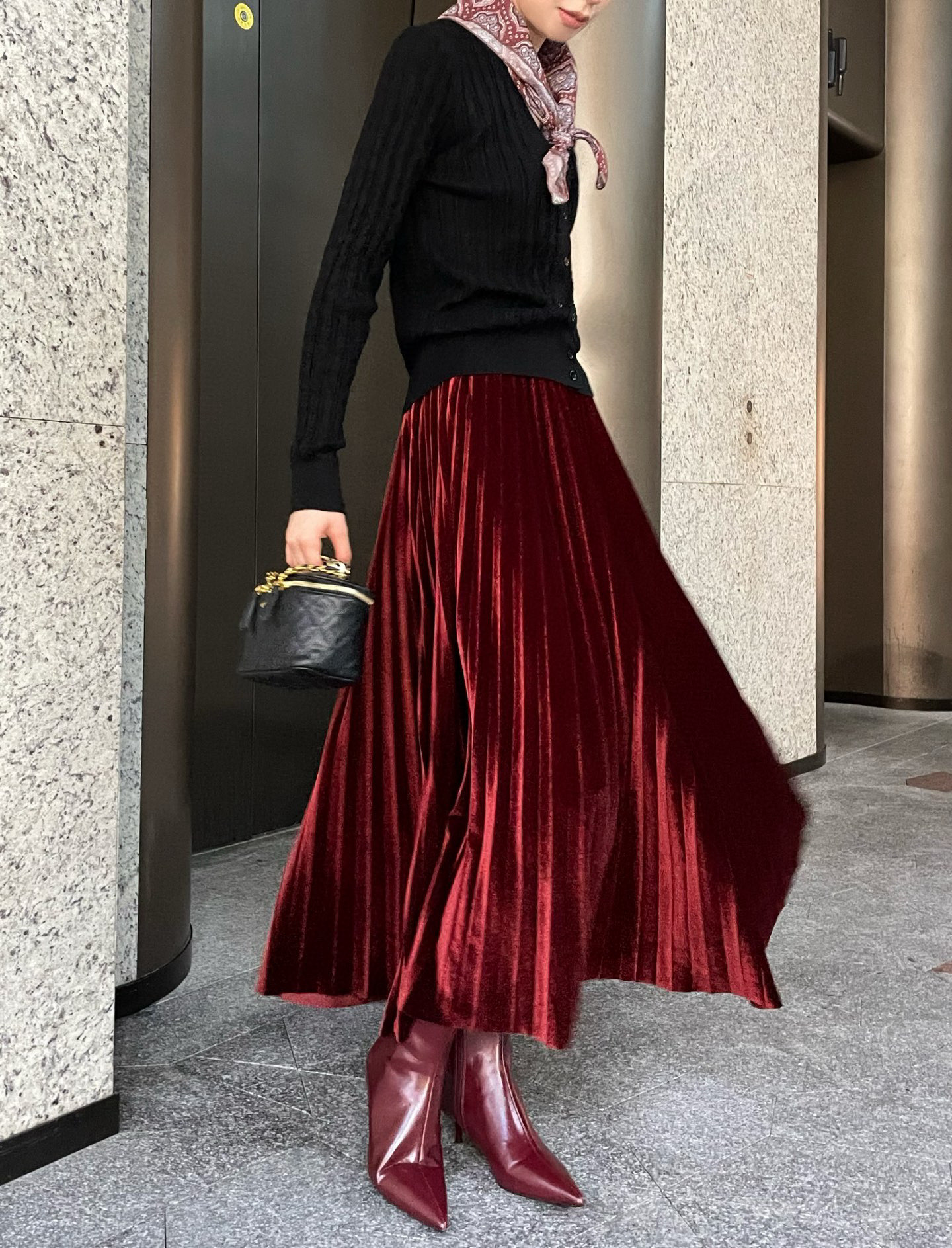 #ysl²⁵秋冬新款 丝绒百褶风琴式半裙 优雅高级 高品质定制 现货首发size：S/M/L/XL（M码