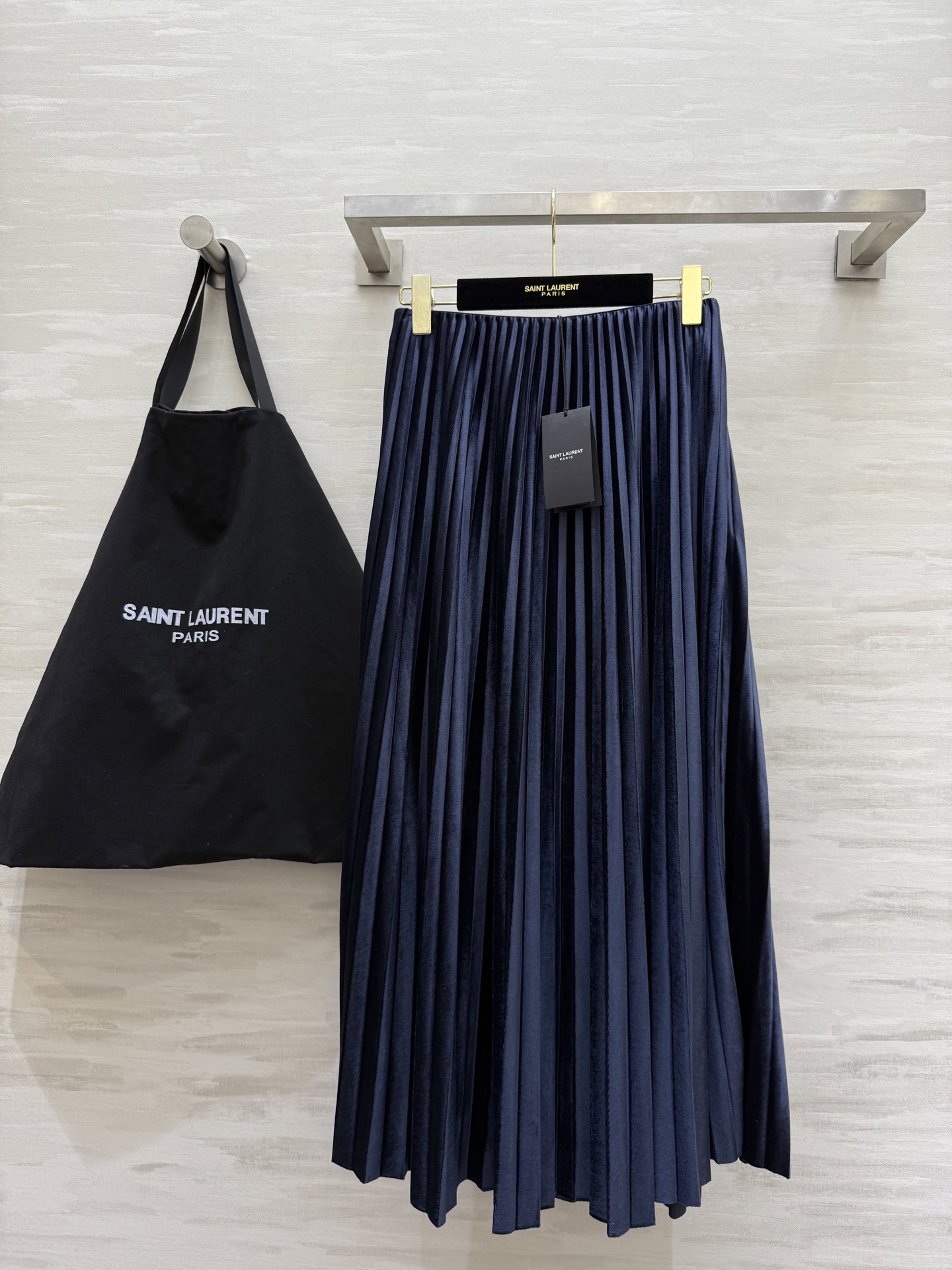 NO:501031,#ysl autumn and winter new style velvet pleated accordion skirt elegant and high-quality customization spot first-time sizeS/M/L/XL (M size elastic waist 68, skirt length 88), saint laurent, skirts, alexander wang19860909#ysl秋冬新款 丝绒百褶风琴式半裙 优雅高级 高品质定制 现货首发sizeS/M/L/XL（M码弹力腰围68,裙长88）,,saint laurent,skirts,alexander wang,Women's clothing