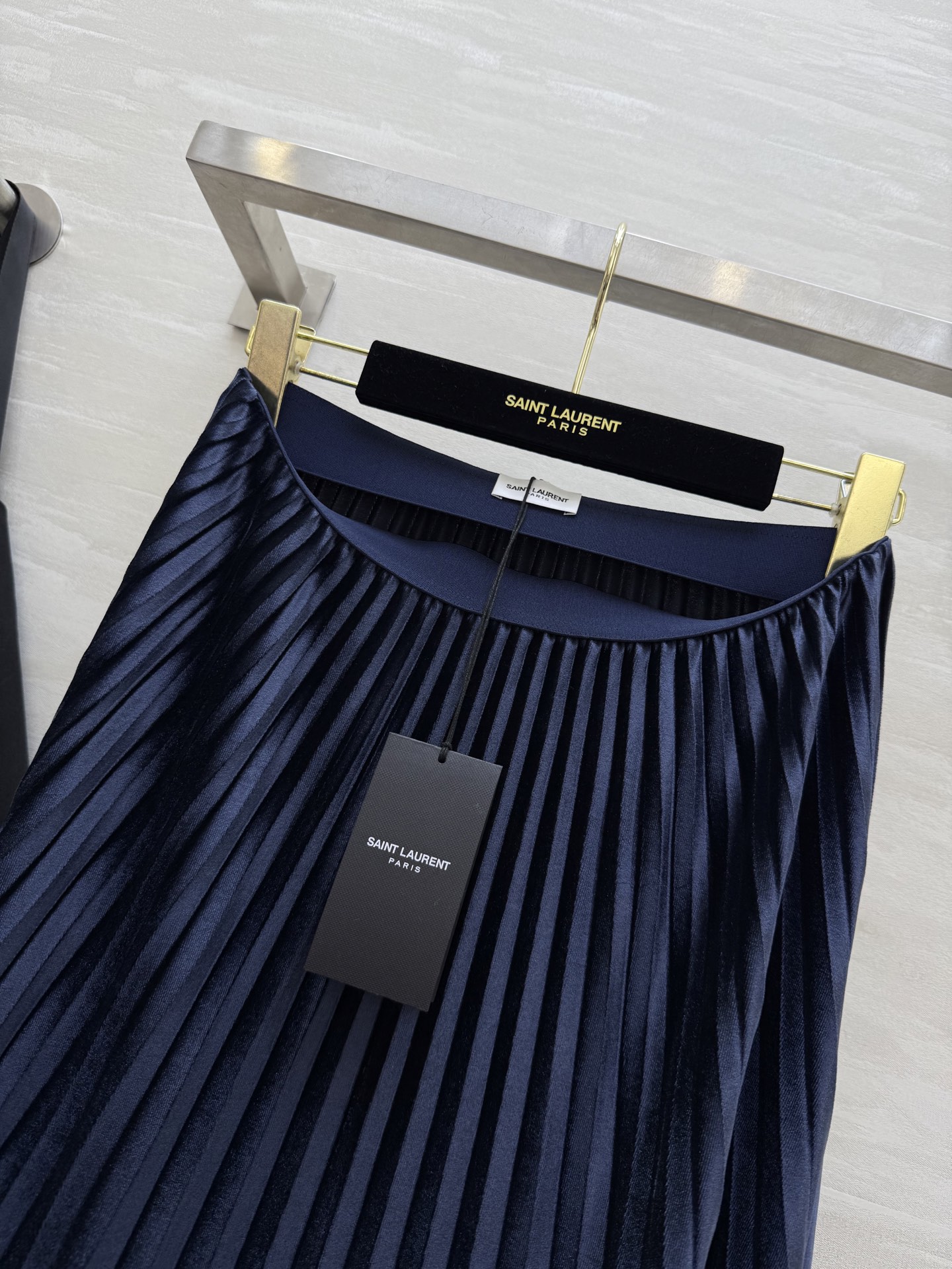 #ysl²⁵秋冬新款 丝绒百褶风琴式半裙 优雅高级 高品质定制 现货首发size：S/M/L/XL（M码