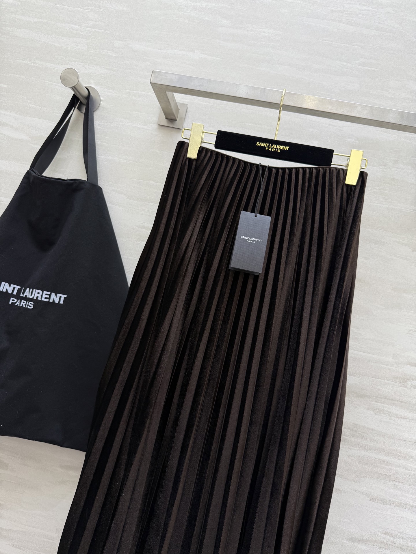 #ysl²⁵秋冬新款 丝绒百褶风琴式半裙 优雅高级 高品质定制 现货首发size：S/M/L/XL（M码