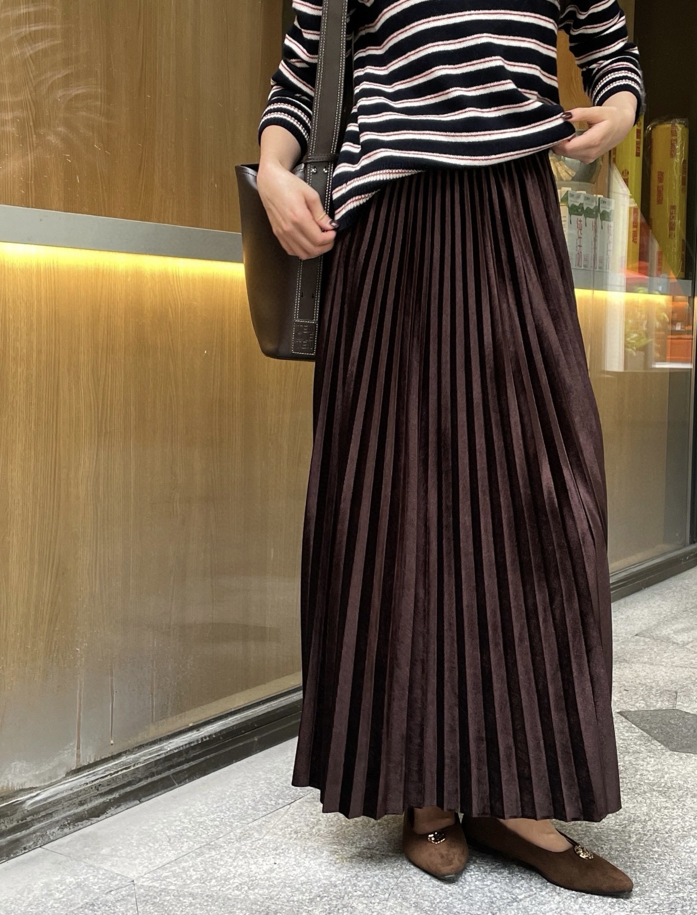 #ysl²⁵秋冬新款 丝绒百褶风琴式半裙 优雅高级 高品质定制 现货首发size：S/M/L/XL（M码