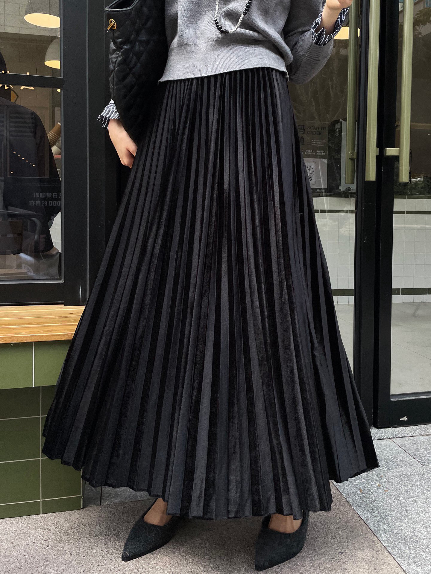 #ysl²⁵秋冬新款 丝绒百褶风琴式半裙 优雅高级 高品质定制 现货首发size：S/M/L/XL（M码