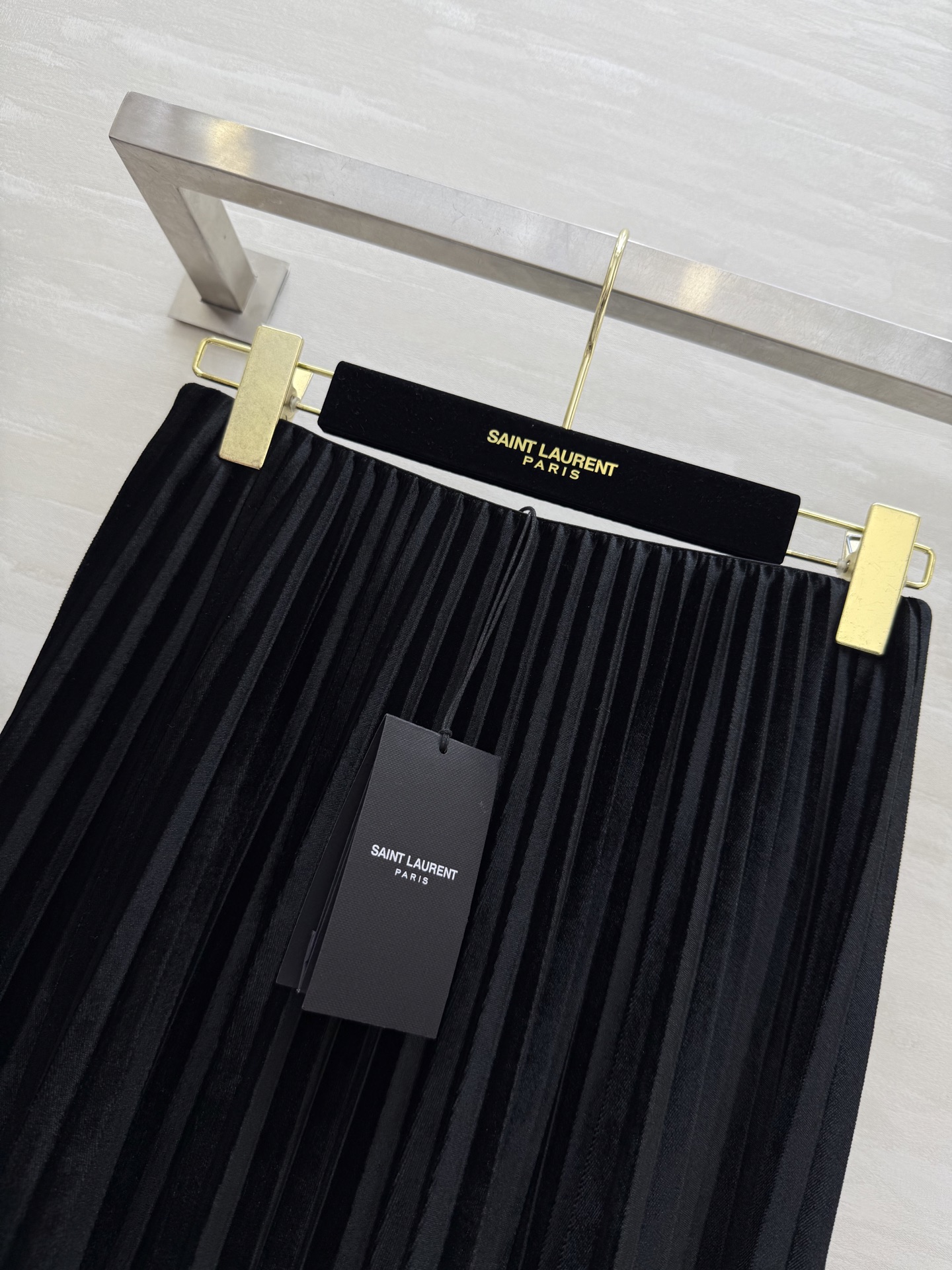 #ysl²⁵秋冬新款 丝绒百褶风琴式半裙 优雅高级 高品质定制 现货首发size：S/M/L/XL（M码