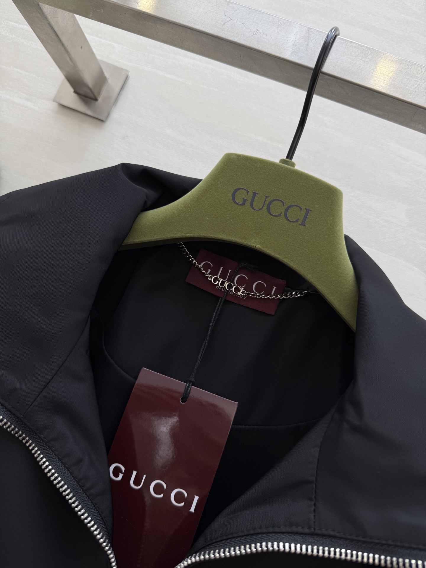 #Gucc♡²⁵早秋新款 黑色系翻领冲锋衣外套 配送腰带收腰显瘦 高品质 现货来size：S/M/L（s