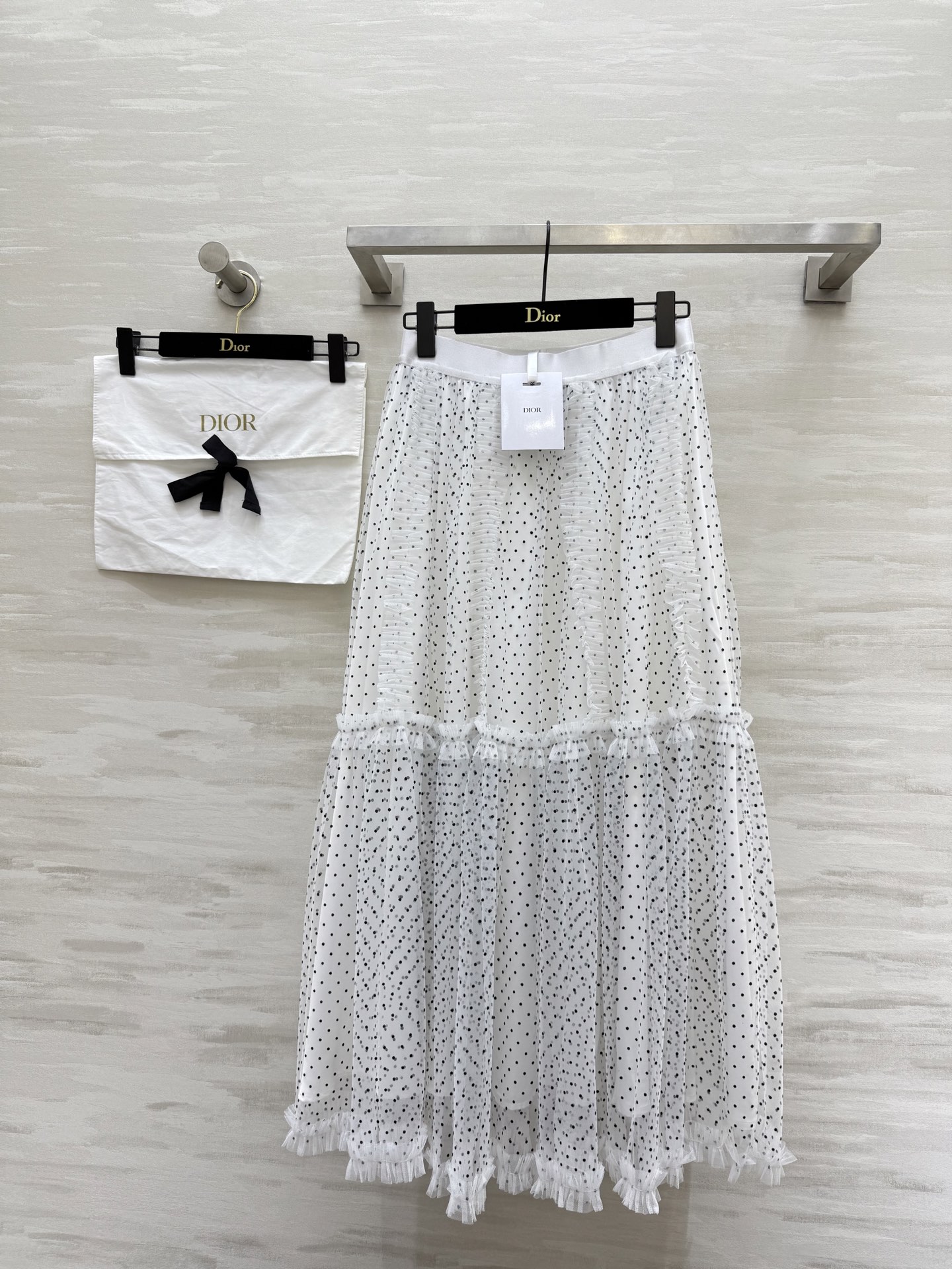 NO:501032,#DIO early autumn new style polka dot flocked mesh skirt high quality customization spot first sizeS/M/L (size s elastic waist 64, skirt length 90), dior, skirts, alexander wang19860909#DIO早秋新款 波点植绒网纱半裙 高品质定制 现货首发sizeS/M/L（s码弹力腰围64,裙长90）,,dior,skirts,alexander wang,Women's clothing