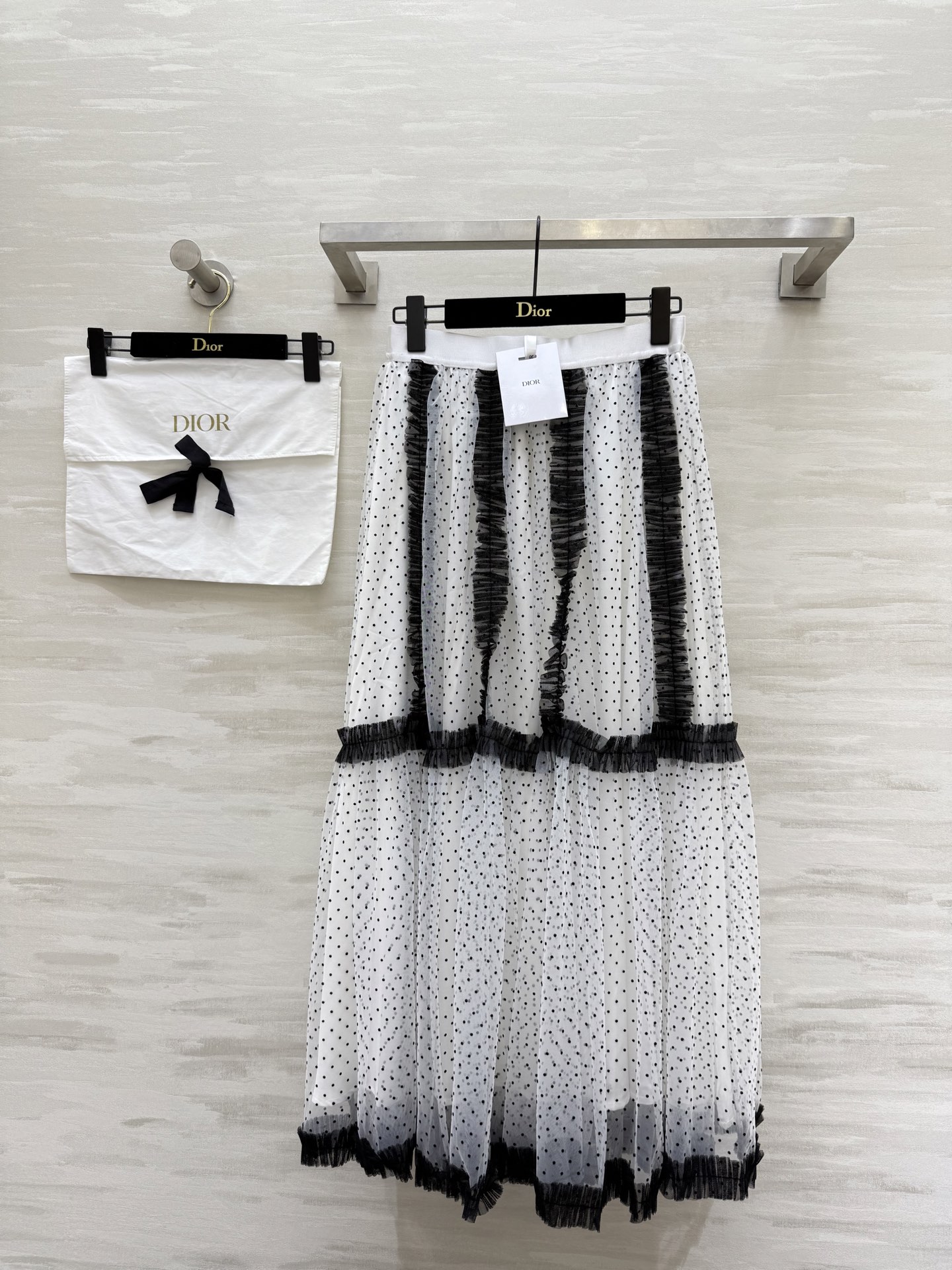 NO:501040,#DIO early autumn new style polka dot flocked mesh skirt high quality customization spot first sizeS/M/L (size s elastic waist 64, skirt length 90), dior, skirts, alexander wang19860909#DIO早秋新款 波点植绒网纱半裙 高品质定制 现货首发sizeS/M/L（s码弹力腰围64,裙长90）,,dior,skirts,alexander wang,Women's clothing