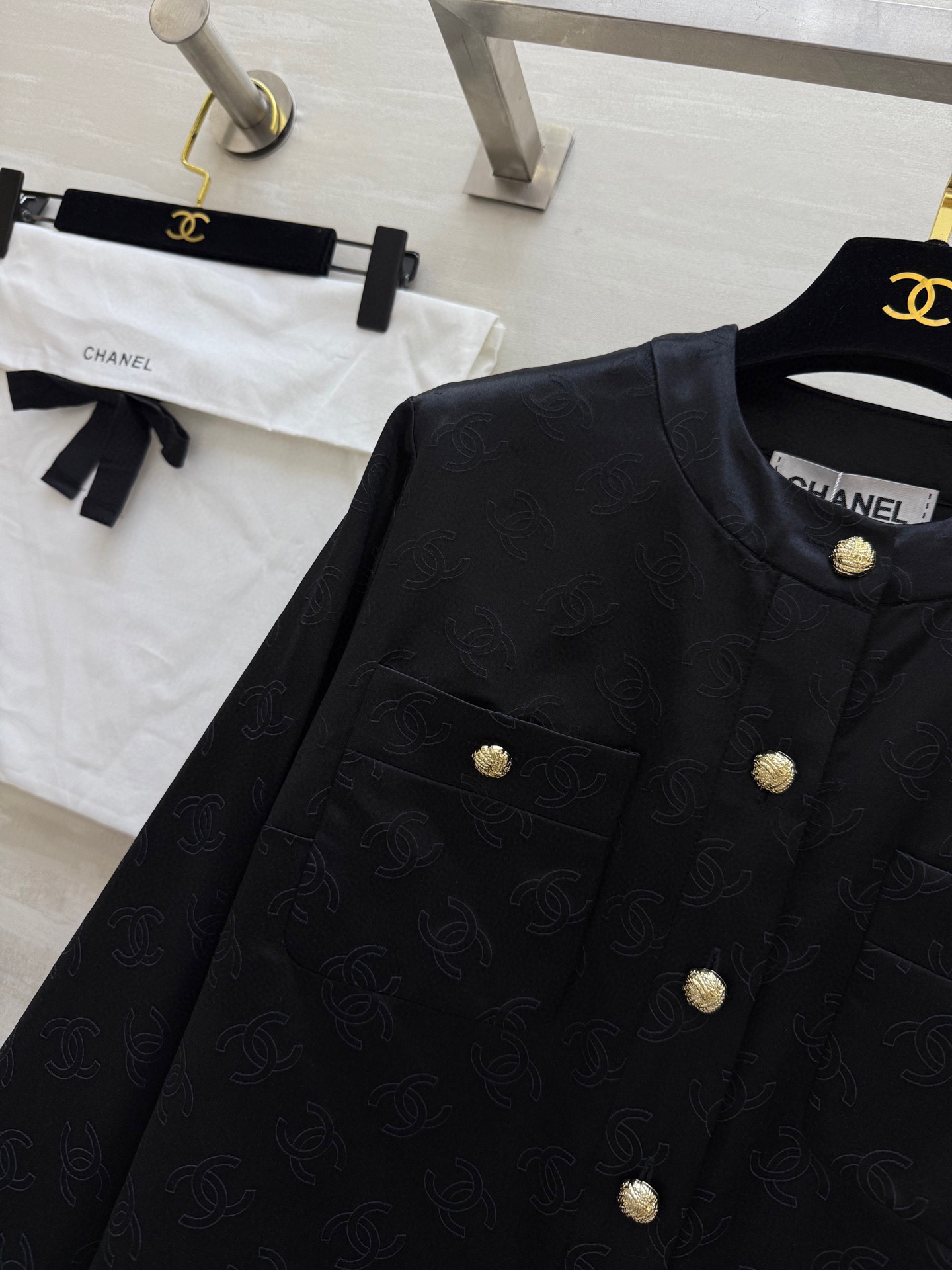 #Chane♡²⁵秋冬新款 立体提花真丝外套 原版开发 高品质定制 配送防尘袋 现货首发size：36/