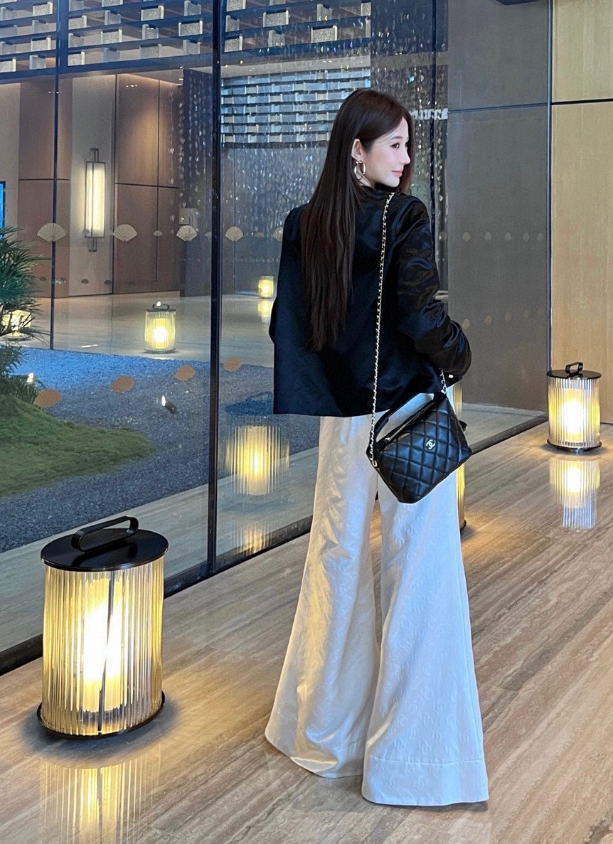 #Chane♡²⁵秋冬新款 立体提花真丝外套 原版开发 高品质定制 配送防尘袋 现货首发size：36/