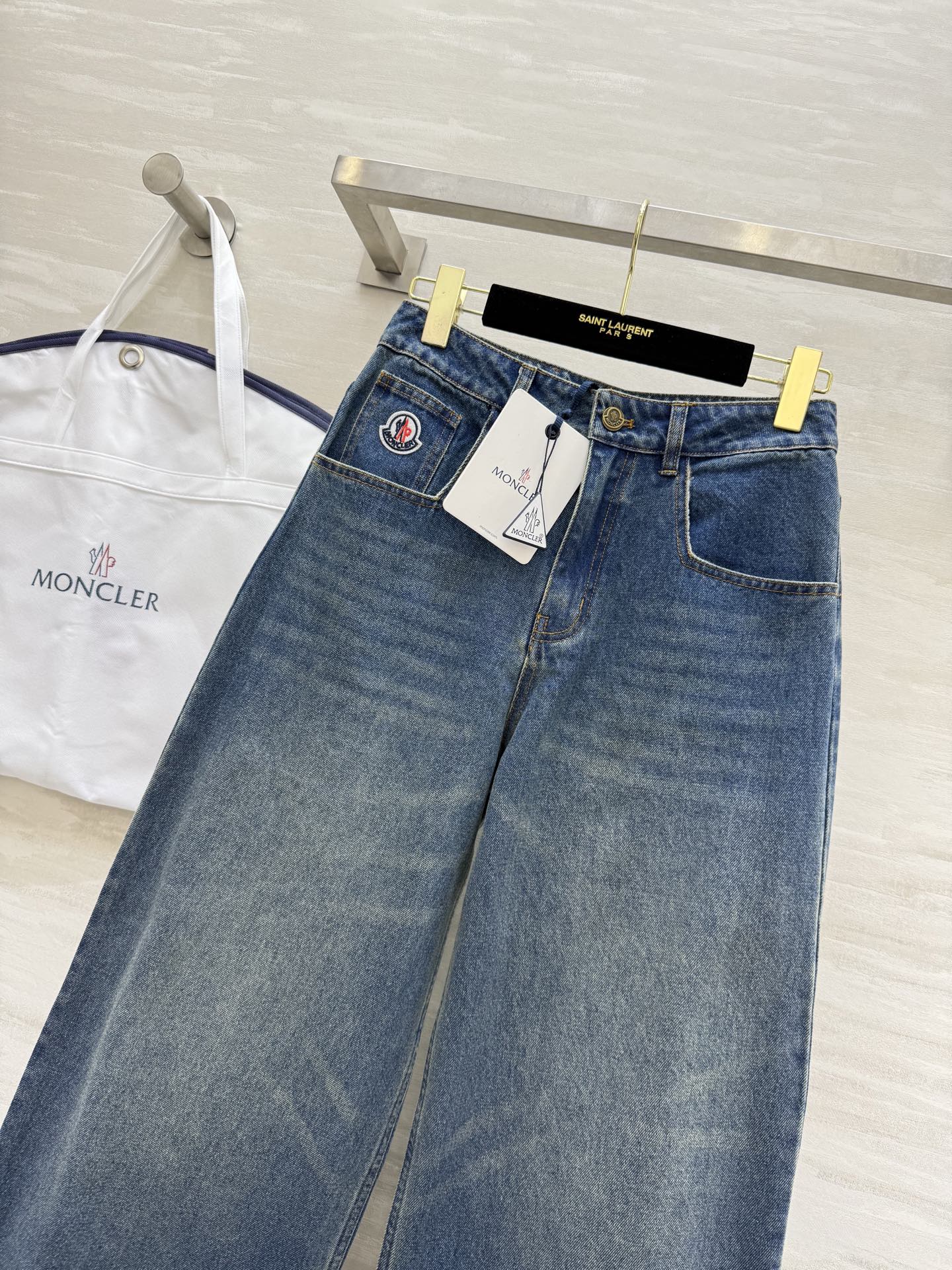 #Moncle♡²⁵早秋新款 进口洗水直筒牛仔裤高品质 现货来size：S/M/L（s码腰围：66，臀围