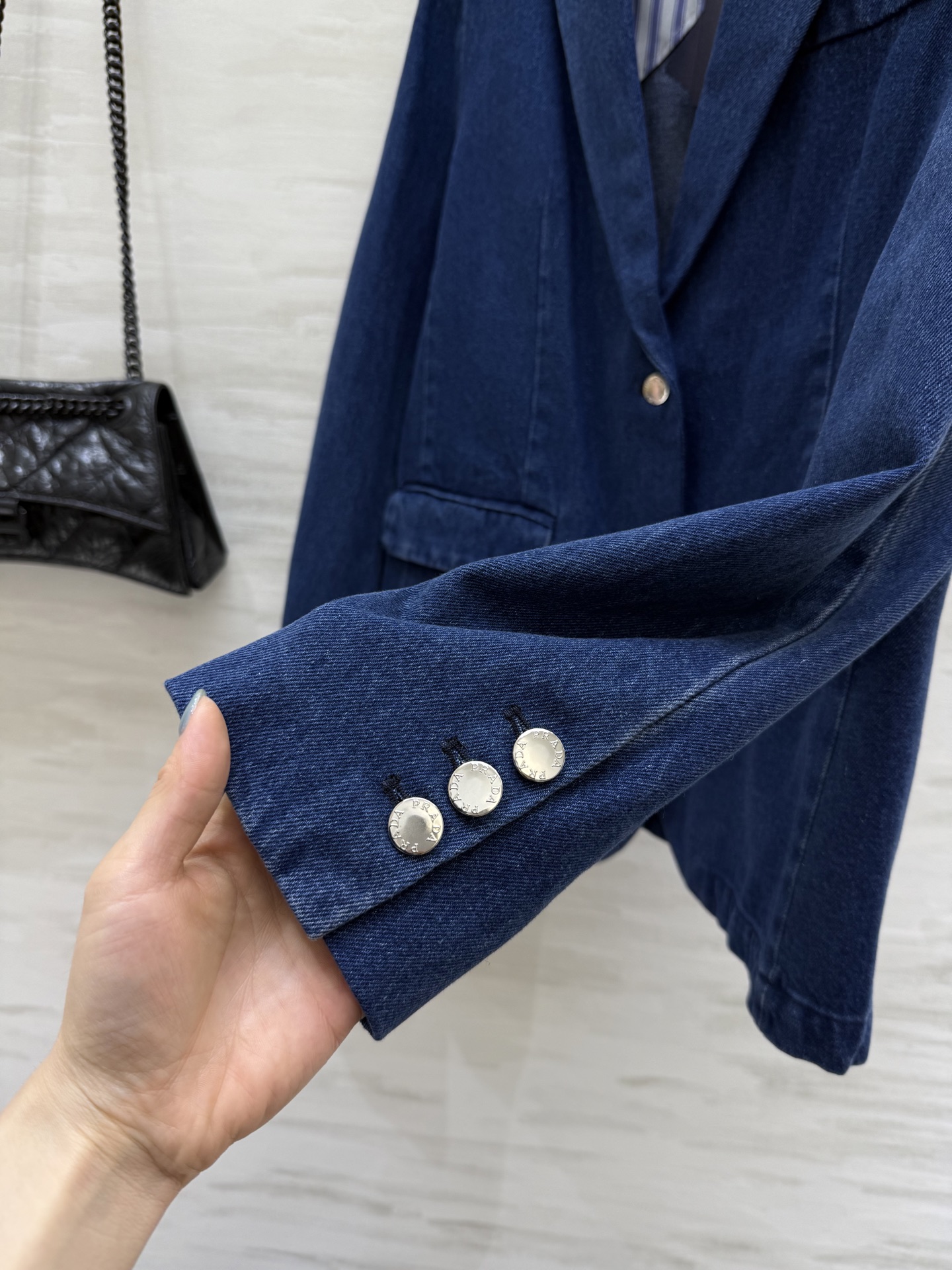 #Prad♡²⁵早秋新款 牛仔西装外套 高品质定制 现货来size：S/M/L（s码肩宽：42，胸围：9