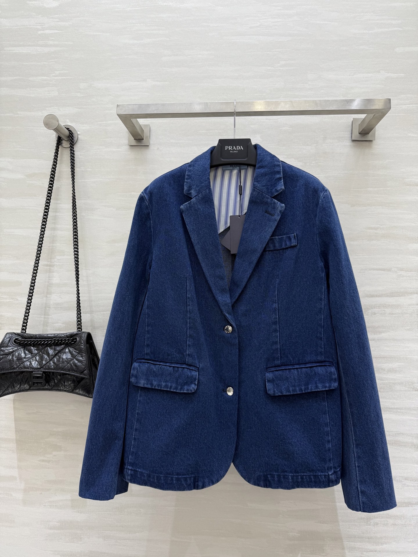 NO:502970,#Prad early autumn new style denim suit jacket high quality customization spot sizeS/M/L (size s size shoulder width 42, bust 98, length 65), prada, jackets & coats, business suit, alexander wang19860909#Prad早秋新款 牛仔西装外套 高品质定制 现货来sizeS/M/L（s码肩宽42,胸围98,衣长65）,,prada,jackets & coats,business suit,alexander wang,Women's clothing
